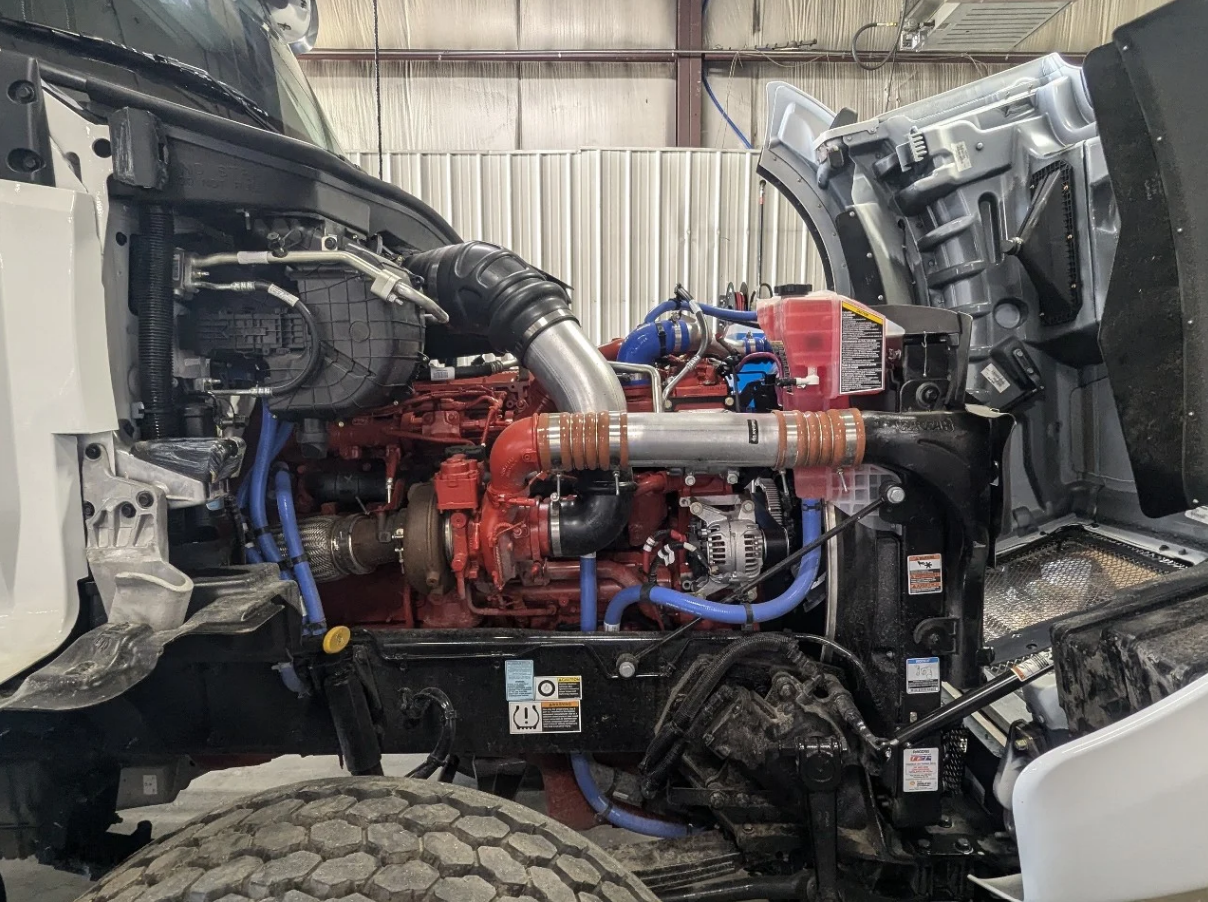 2025 Kenworth T880 - image 5