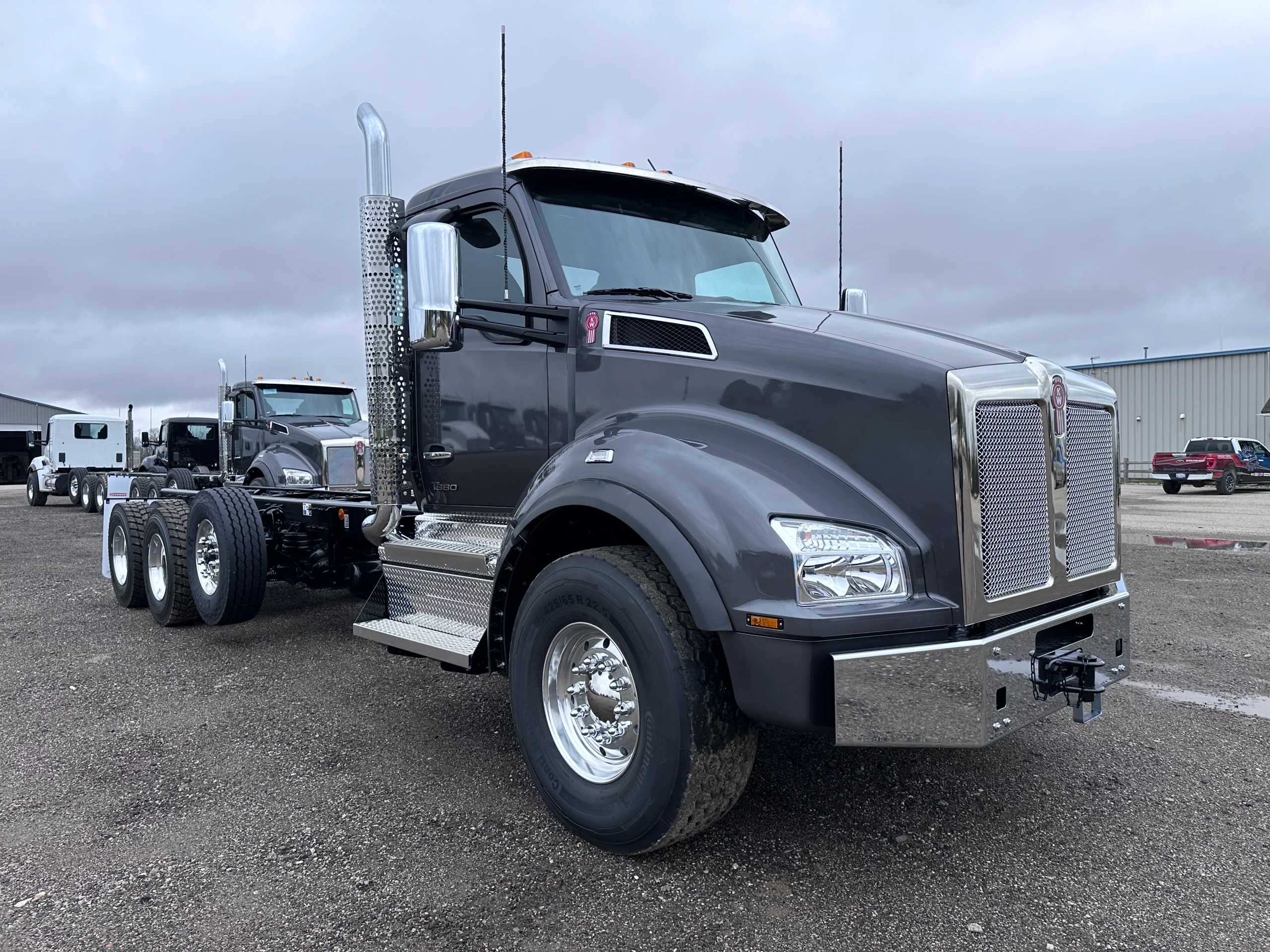New 2025 KENWORTH T880 Hooklift Truck - image 3 of 6