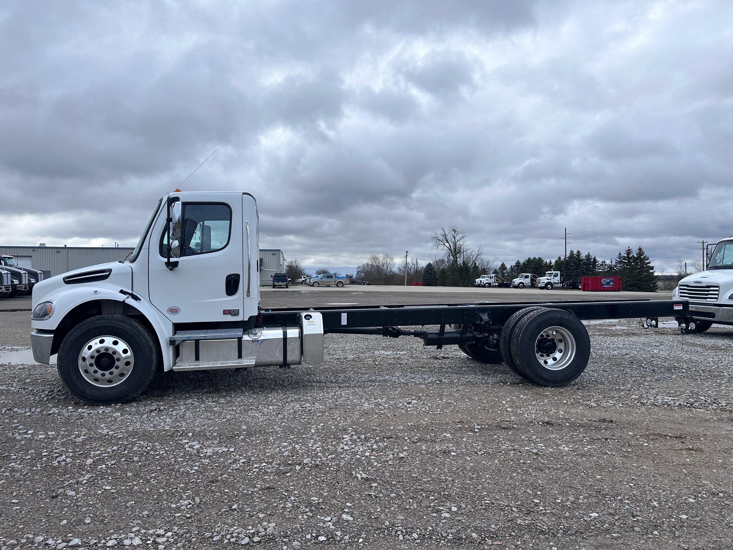 New 2025 FREIGHTLINER M2 Hooklift Truck - image 4 of 6