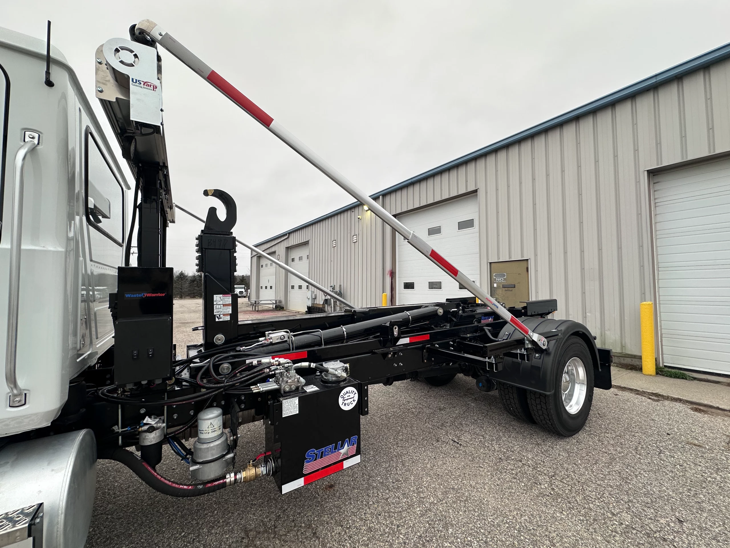 New 2025 MACK MD7 Hooklift Truck - image 5 of 6