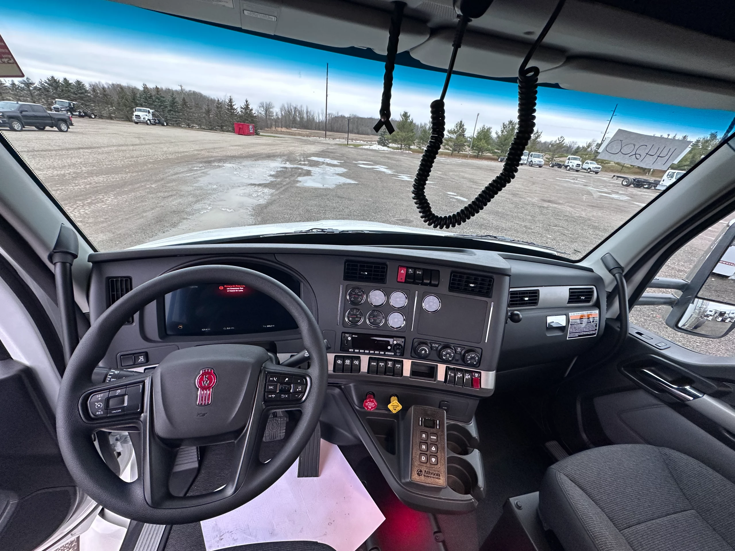 New 2025 KENWORTH T880 Hooklift Truck - image 4 of 6