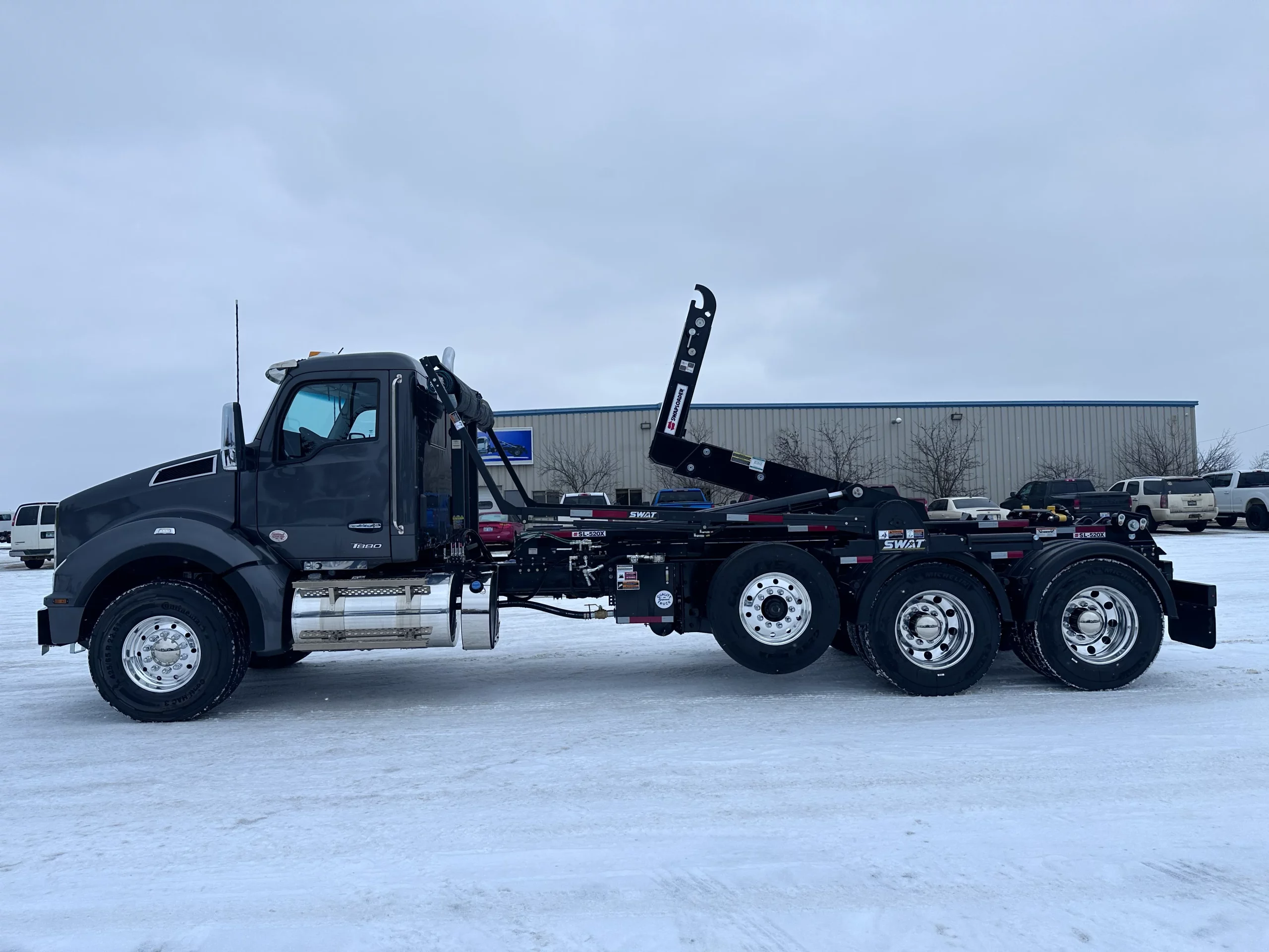 New 2025 KENWORTH T880 Hooklift Truck - image 5 of 6