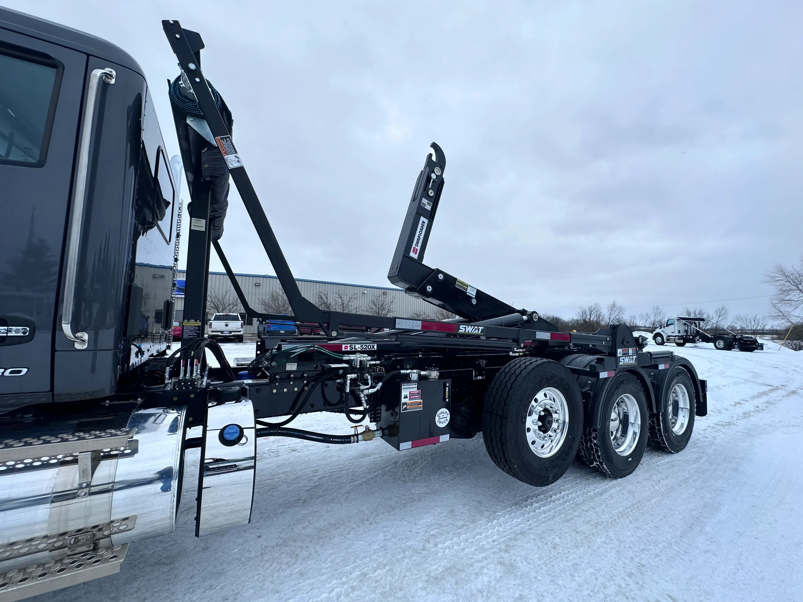 New 2025 KENWORTH T880 Hooklift Truck - image 6 of 6