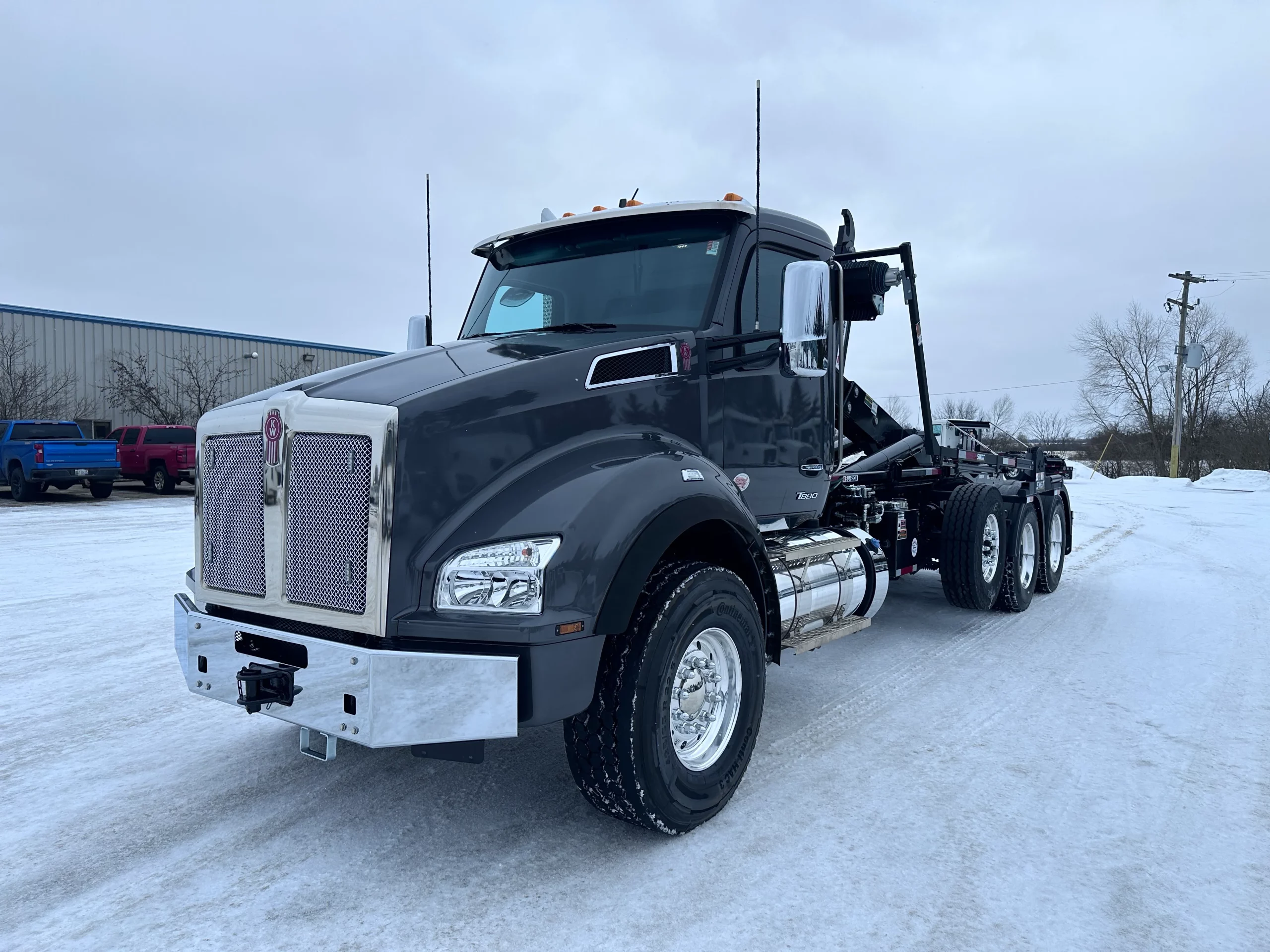 New 2025 KENWORTH T880 Hooklift Truck - image 3 of 6