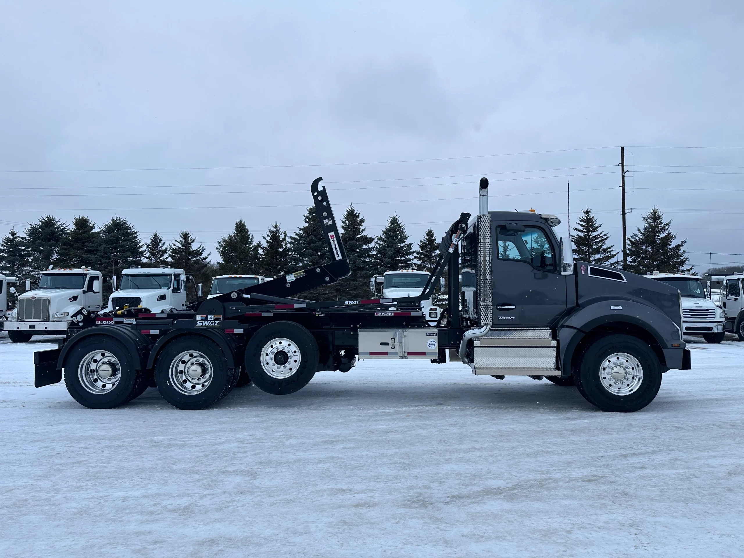 New 2025 KENWORTH T880 Hooklift Truck - image 4 of 6