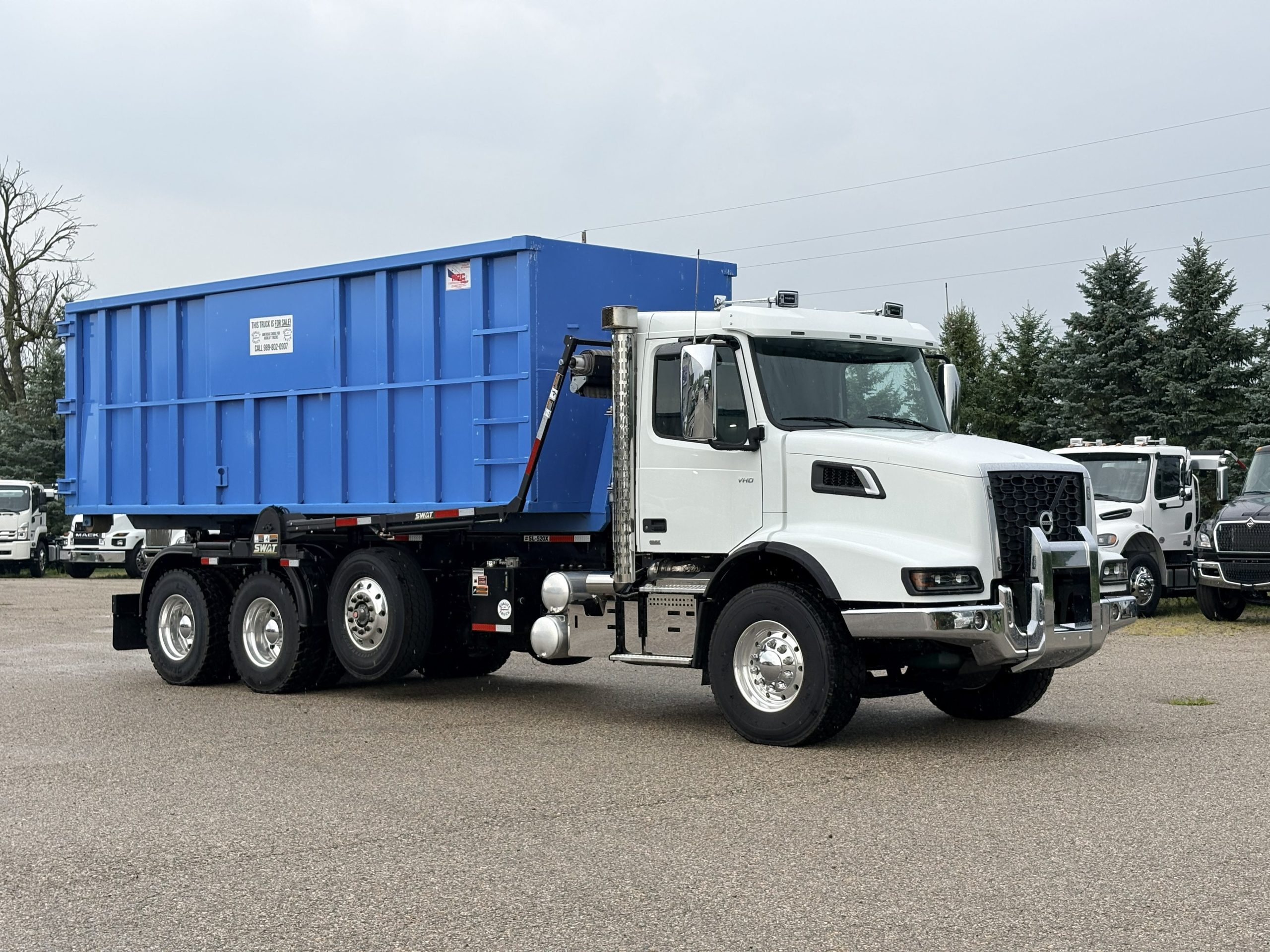 New 2025 Volvo Vhd Hooklift Truck New 2025 VOLVO VHD Hooklift Truck - image 6 of 6