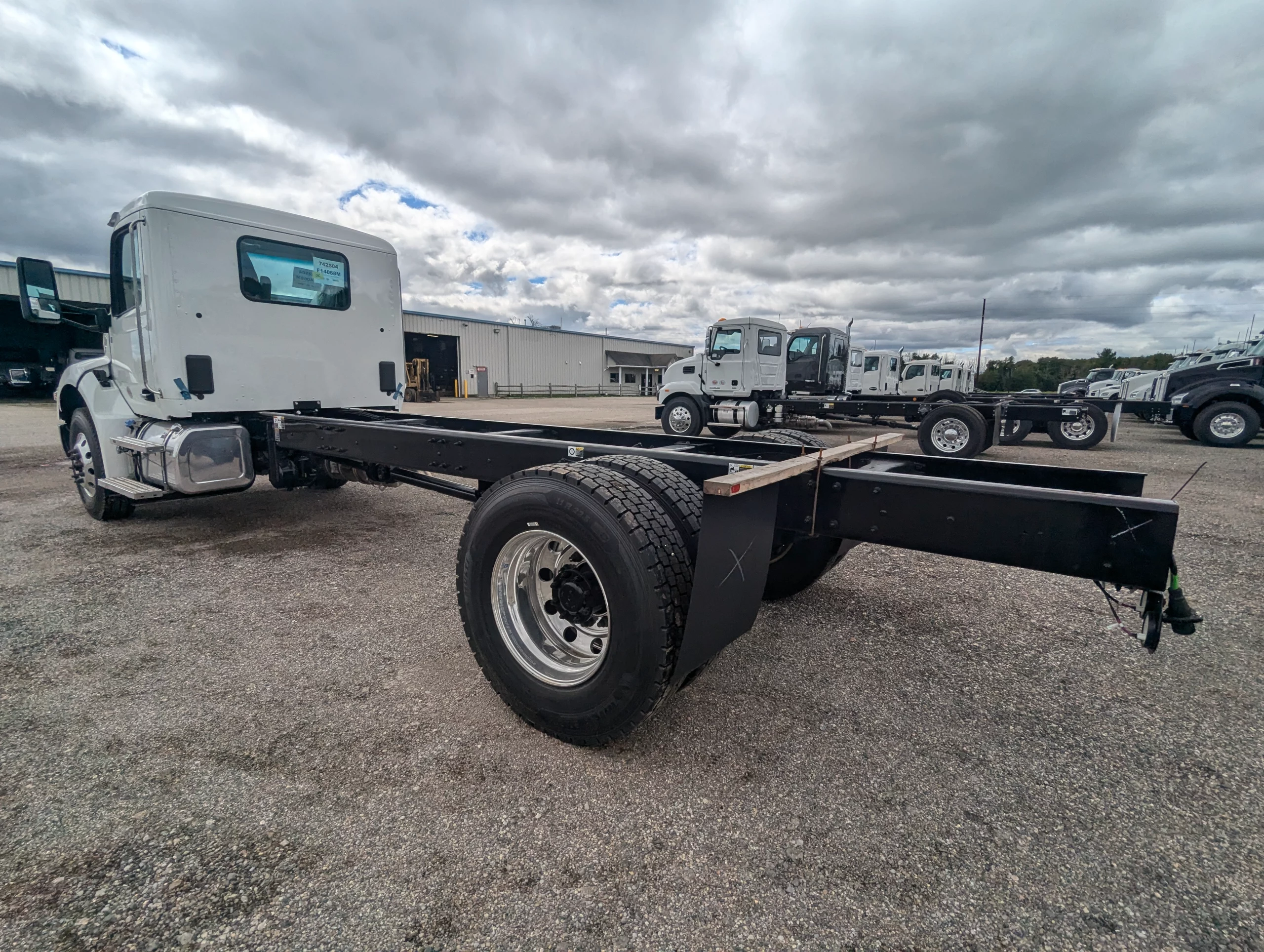 New 2025 PETERBILT 536 Hooklift Truck - image 6 of 6