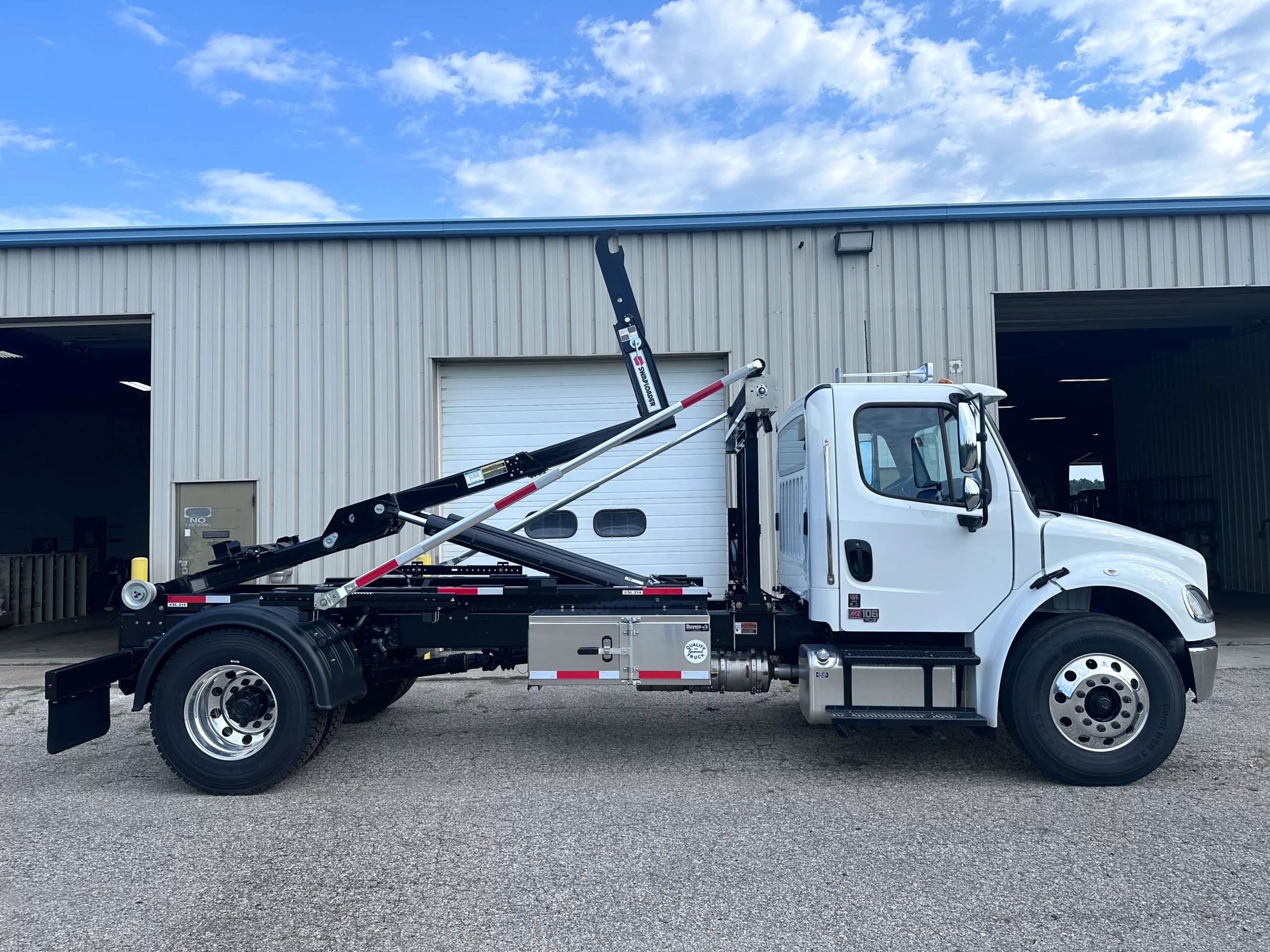 New 2025 Freightliner M2 Hooklift Truck - image 4 of 6