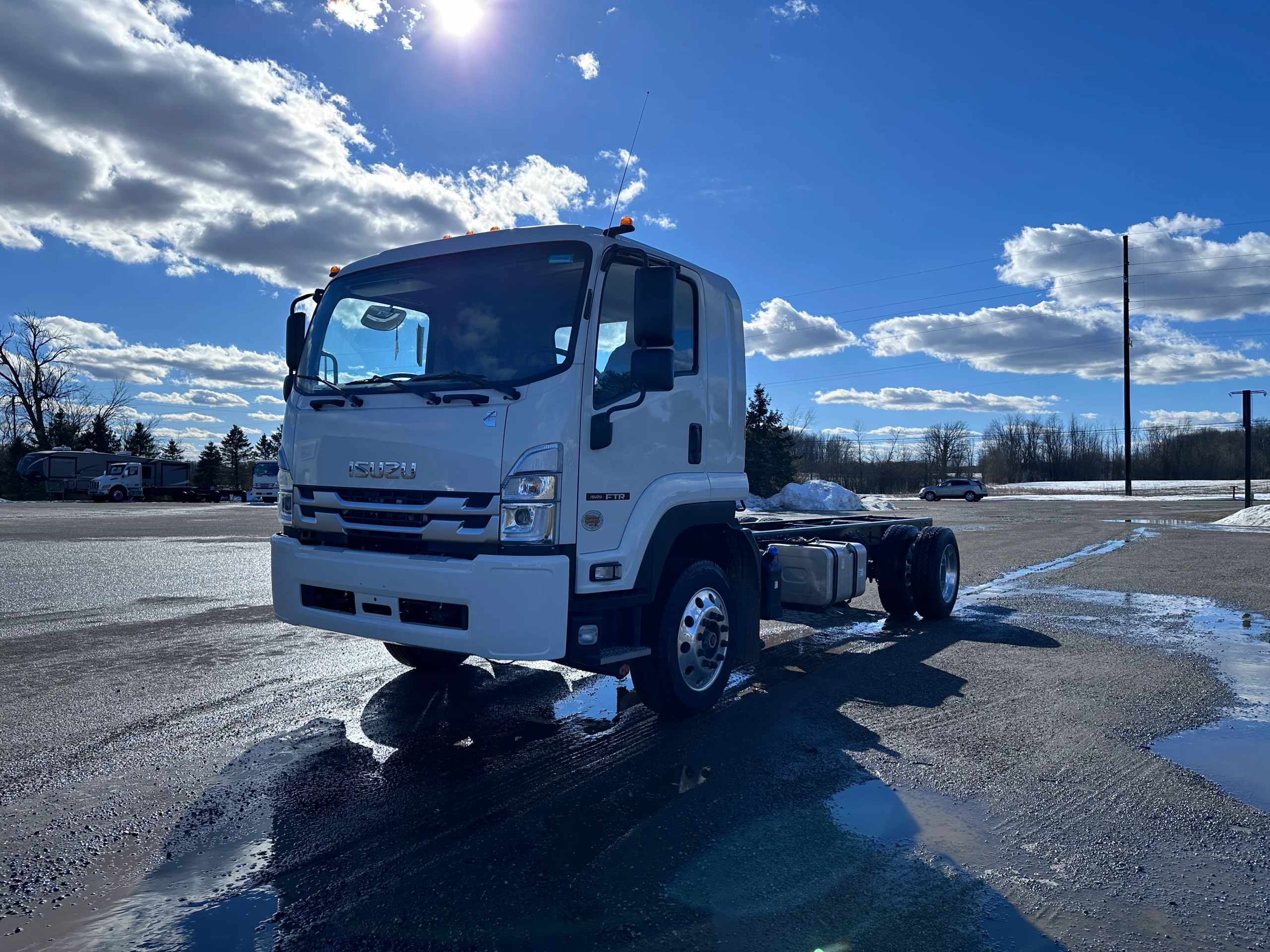 New 2025 Isuzu FTR Hooklift Truck - image 3 of 6
