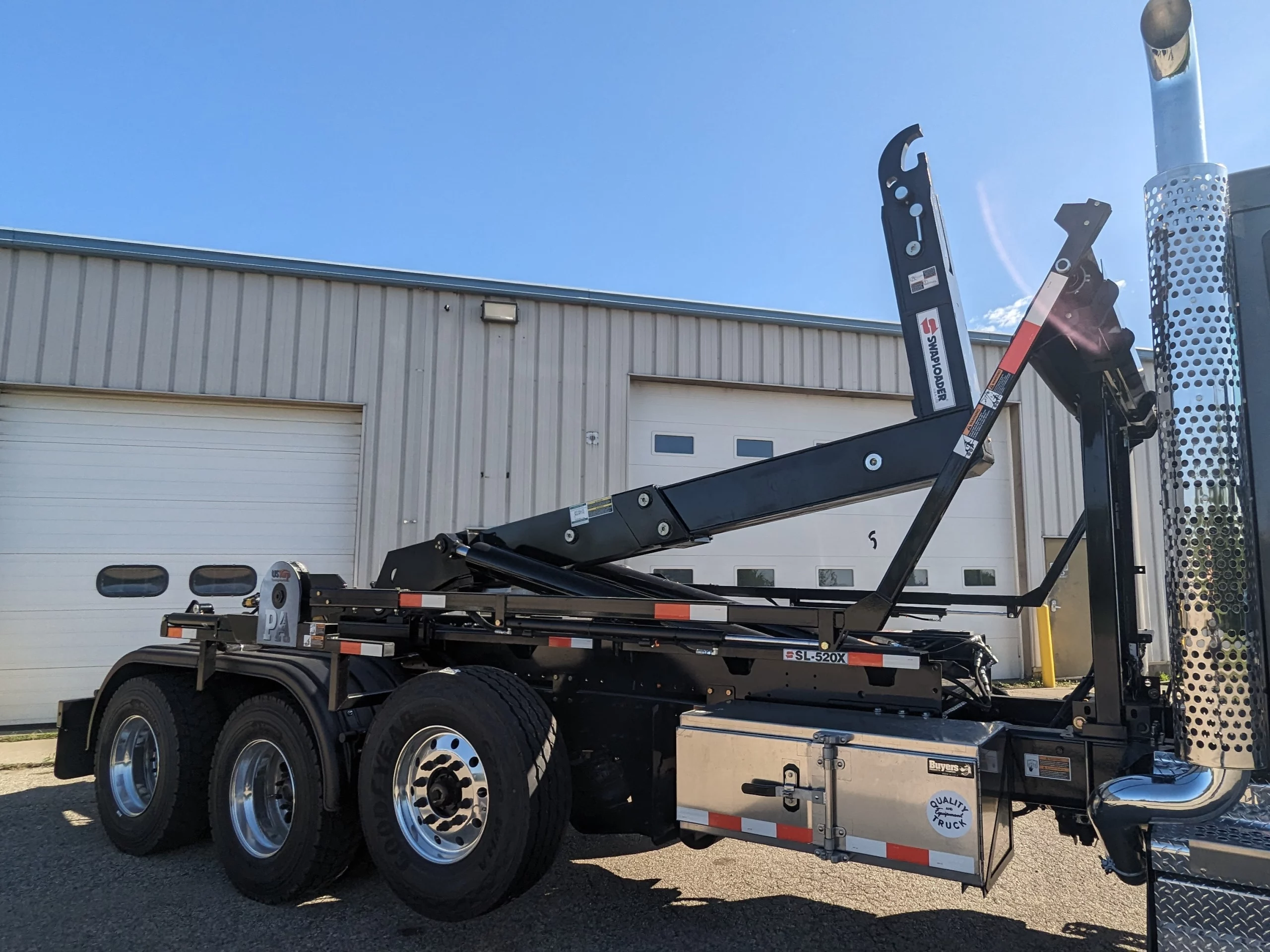 New 2025 KENWORTH T880 Hooklift Truck - image 6 of 6