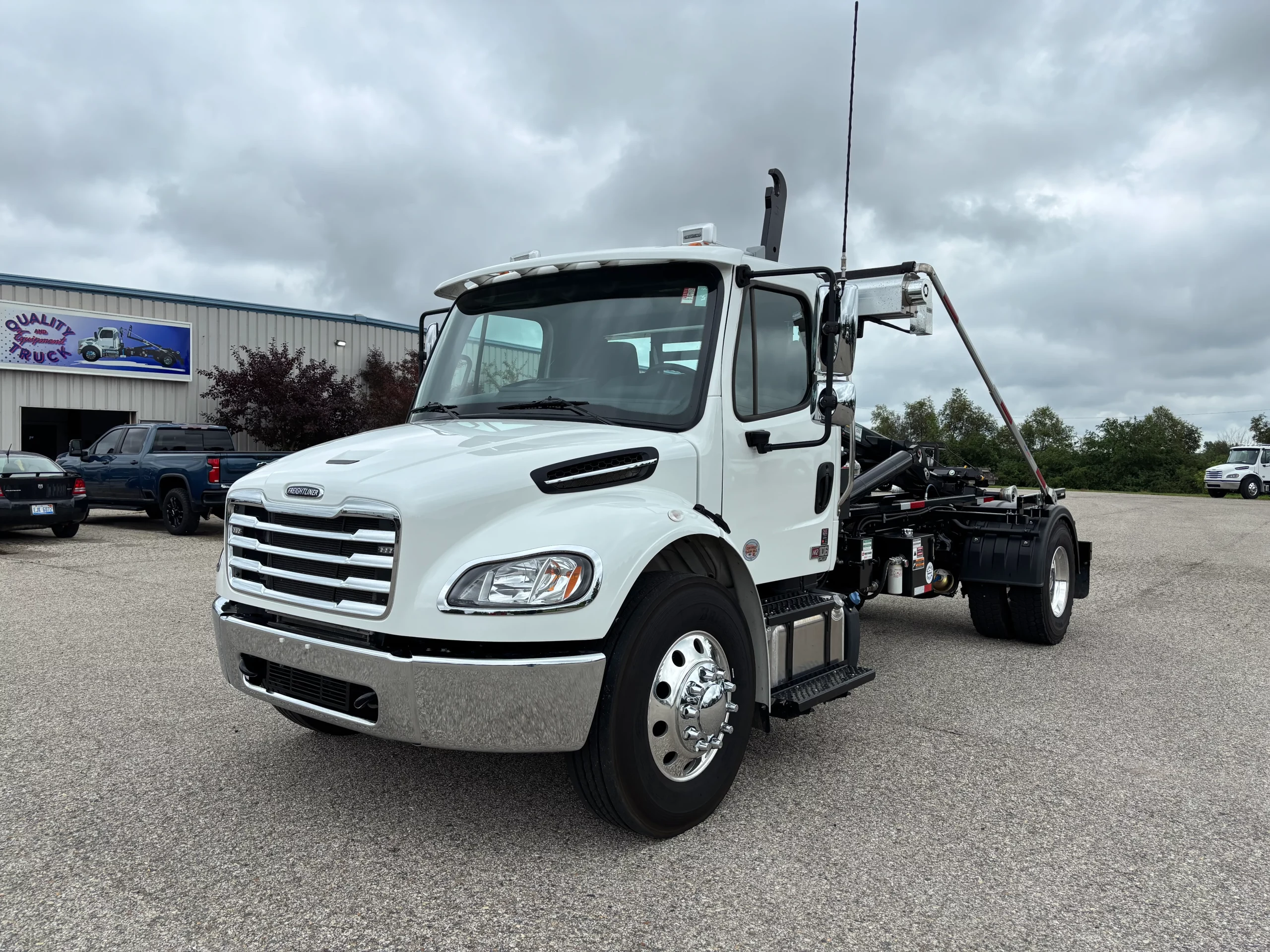 2026 Freightliner M2 106 — photo 3