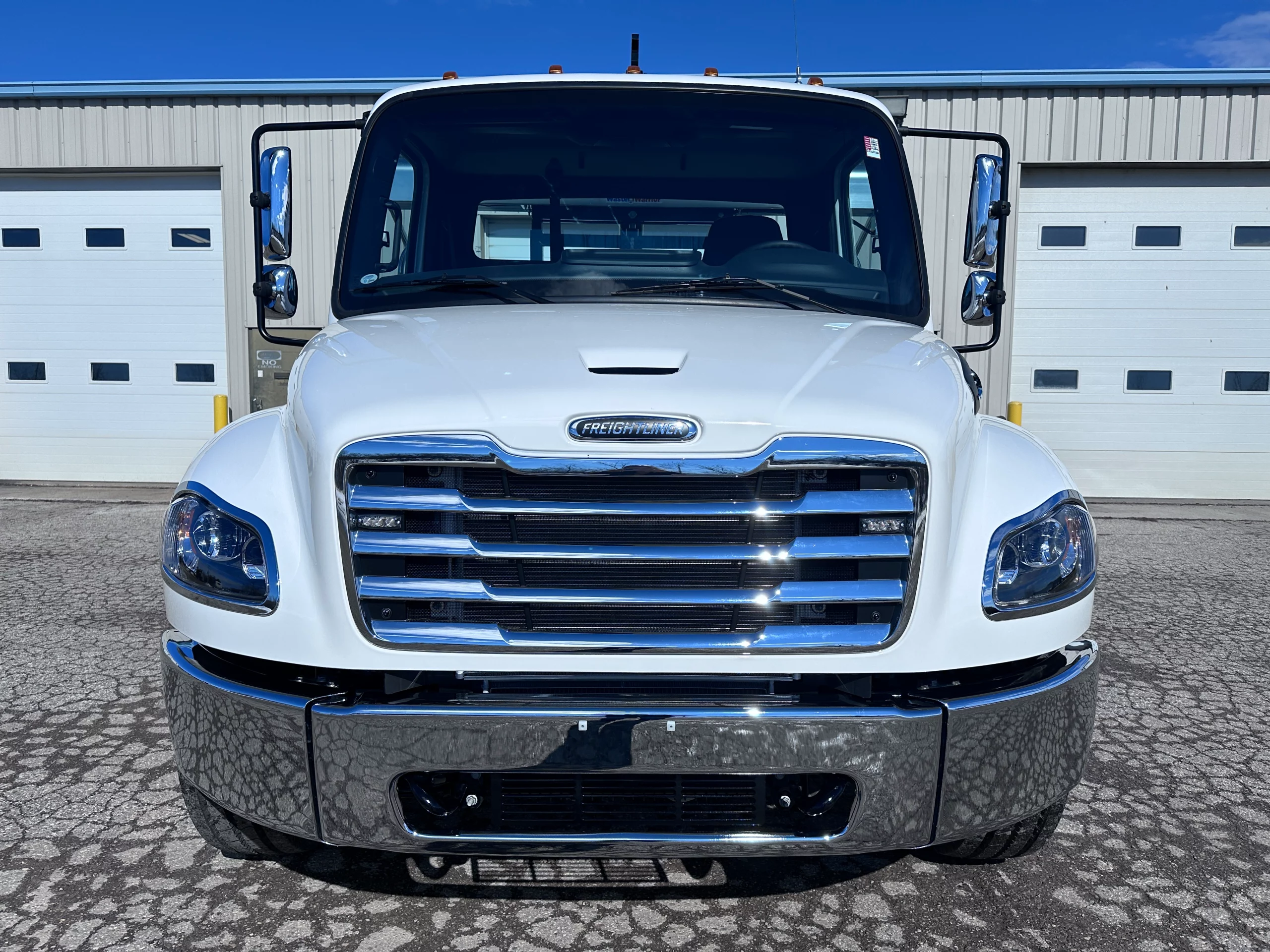 NEW 2026 Freightliner M2 Hooklift Truck NEW 2026 Freightliner M2 Hooklift Truck - image 2 of 6