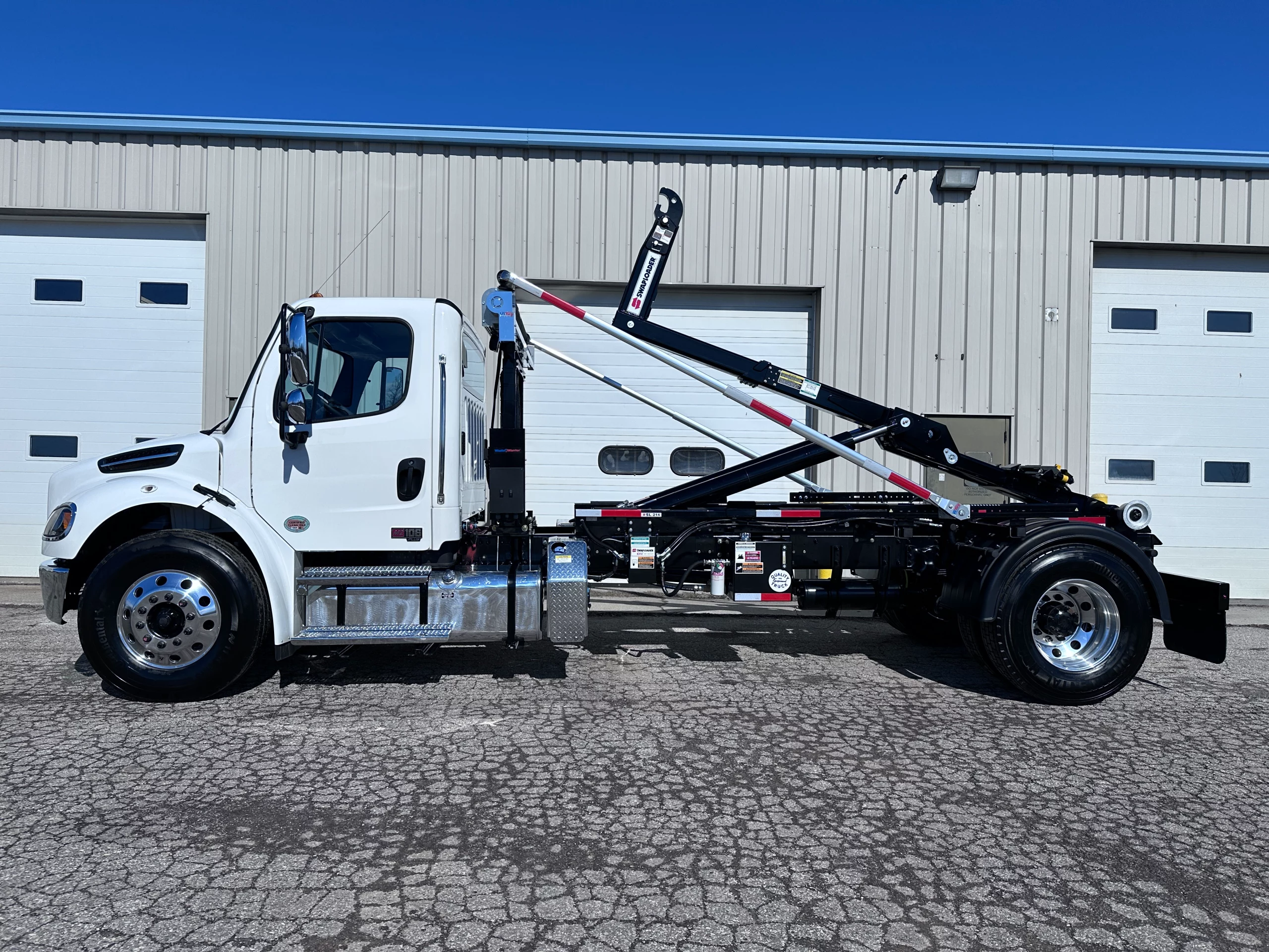 NEW 2026 Freightliner M2 Hooklift Truck NEW 2026 Freightliner M2 Hooklift Truck - image 4 of 6