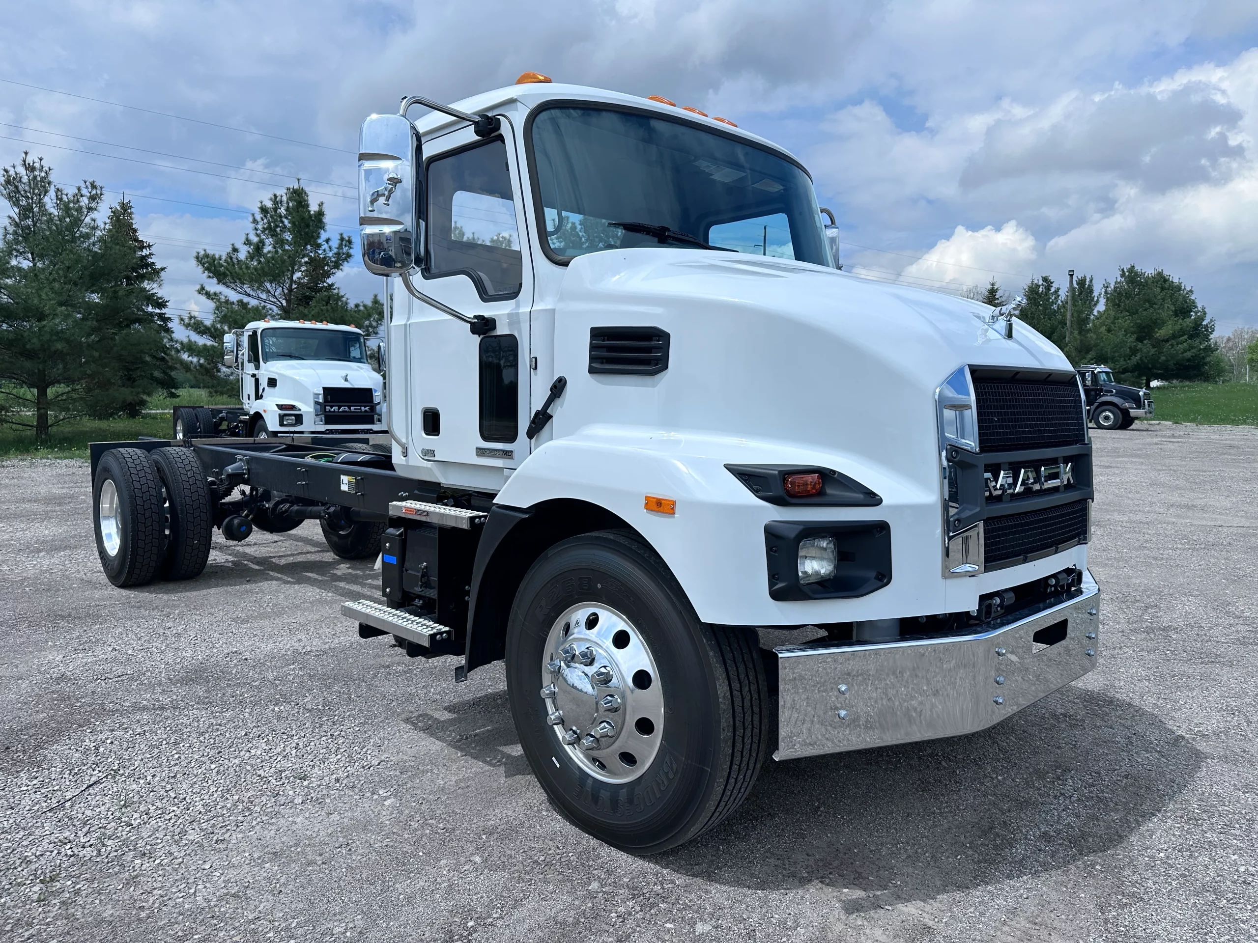 New 2026 Mack Md7 Hooklift Truck NEW 2026 Mack MD7 Hooklift Truck - image 1 of 6