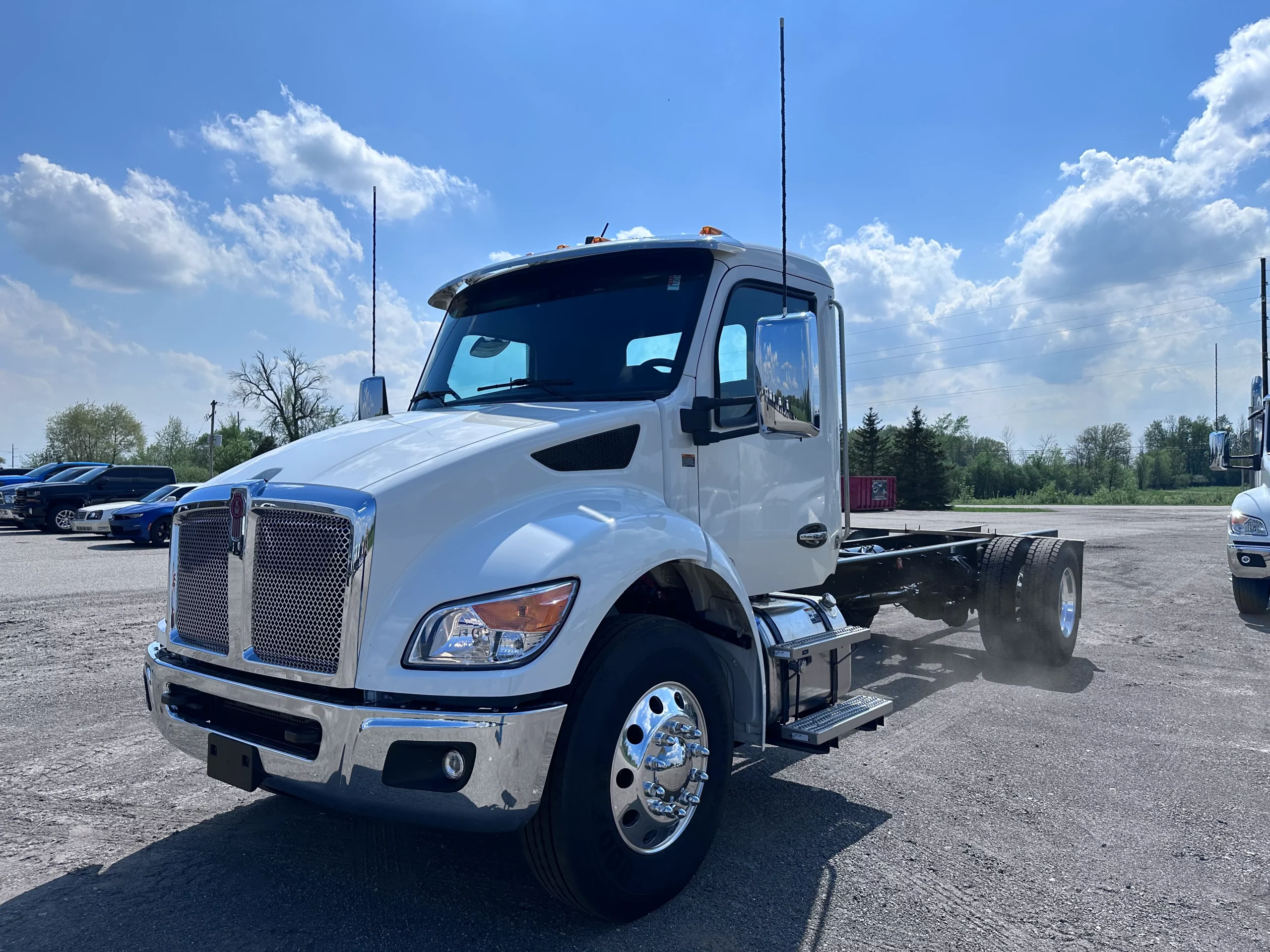 NEW 2026 Kenworth T280 Hooklift Truck - image 3 of 6