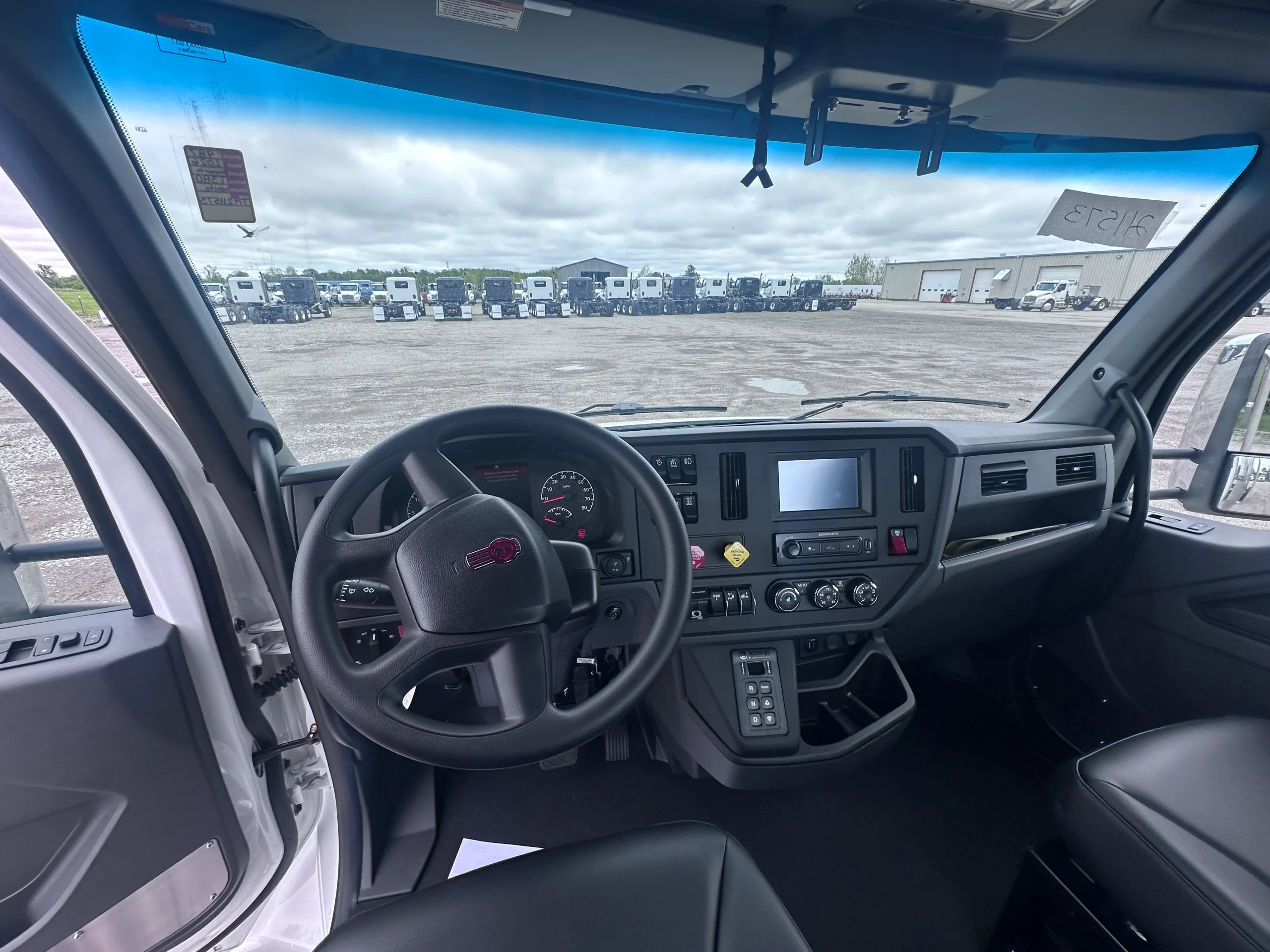 NEW 2026 Kenworth T380 Hooklift Truck - image 6 of 6