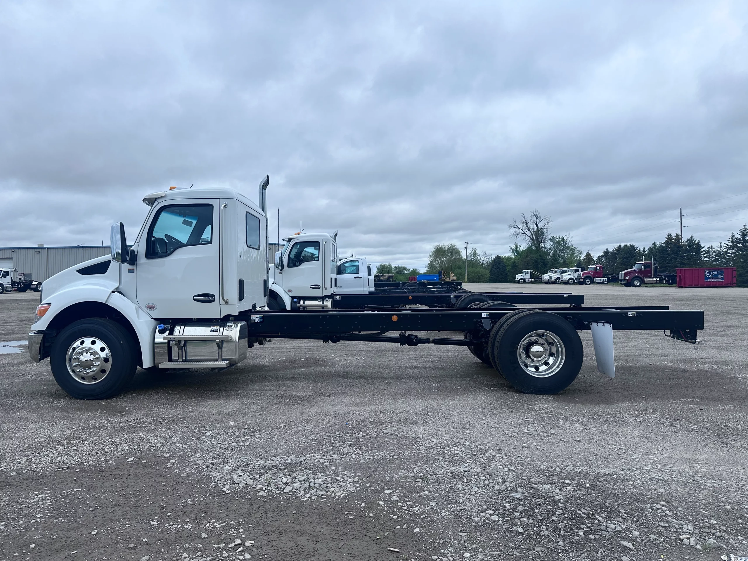 NEW 2026 Kenworth T380 Hooklift Truck - image 5 of 6
