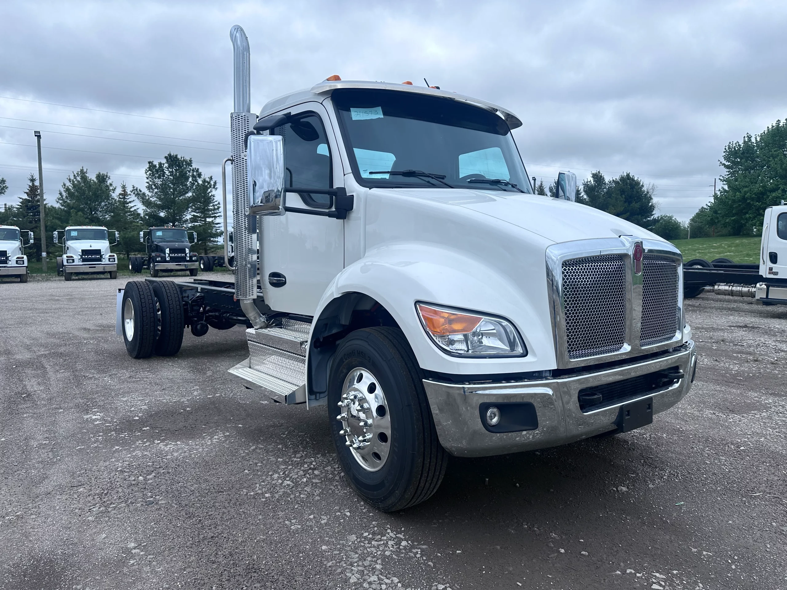 NEW 2026 Kenworth T380 Hooklift Truck - image 1 of 6