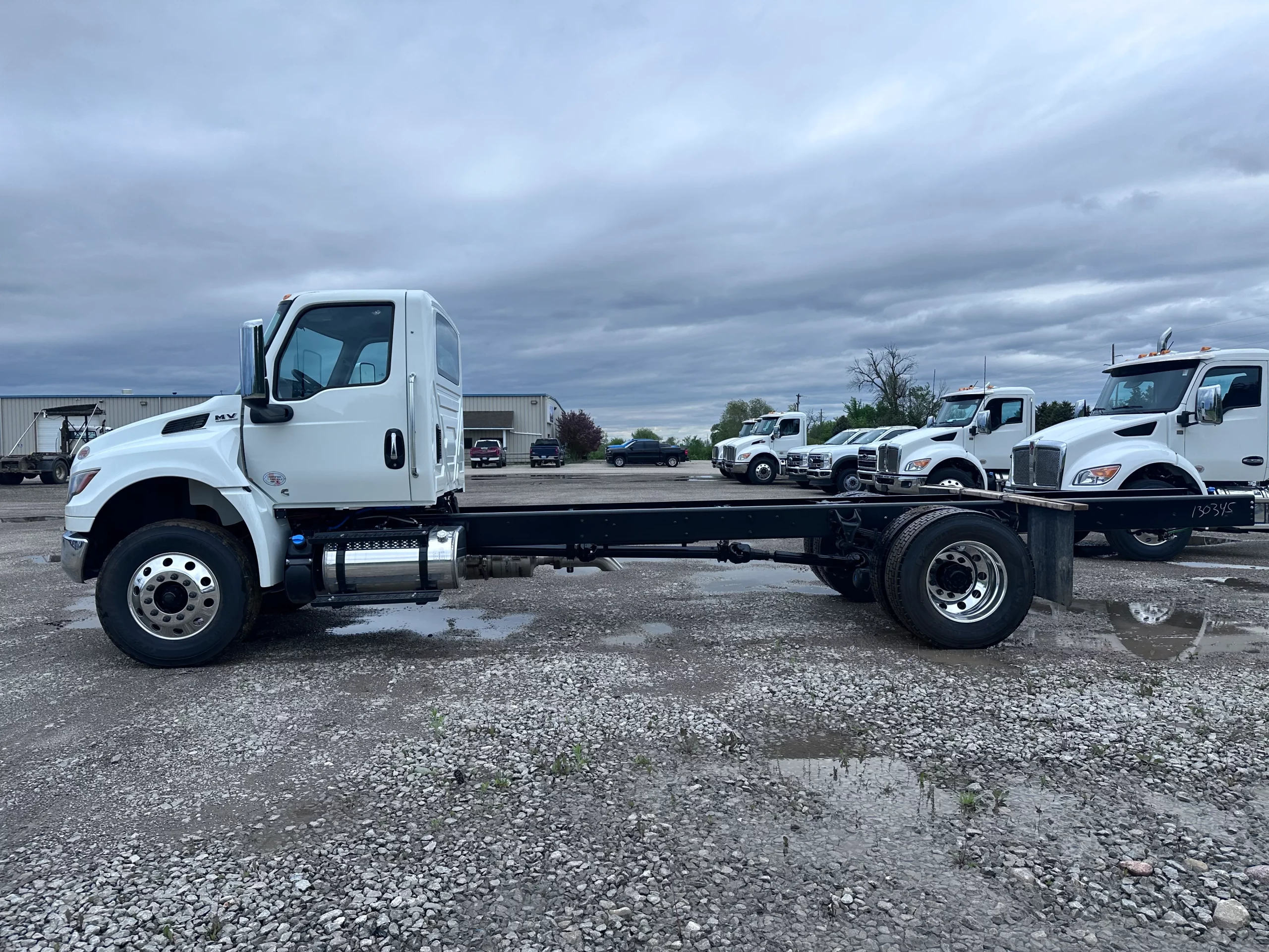 NEW 2026 International MV Hooklift Truck - image 5 of 6