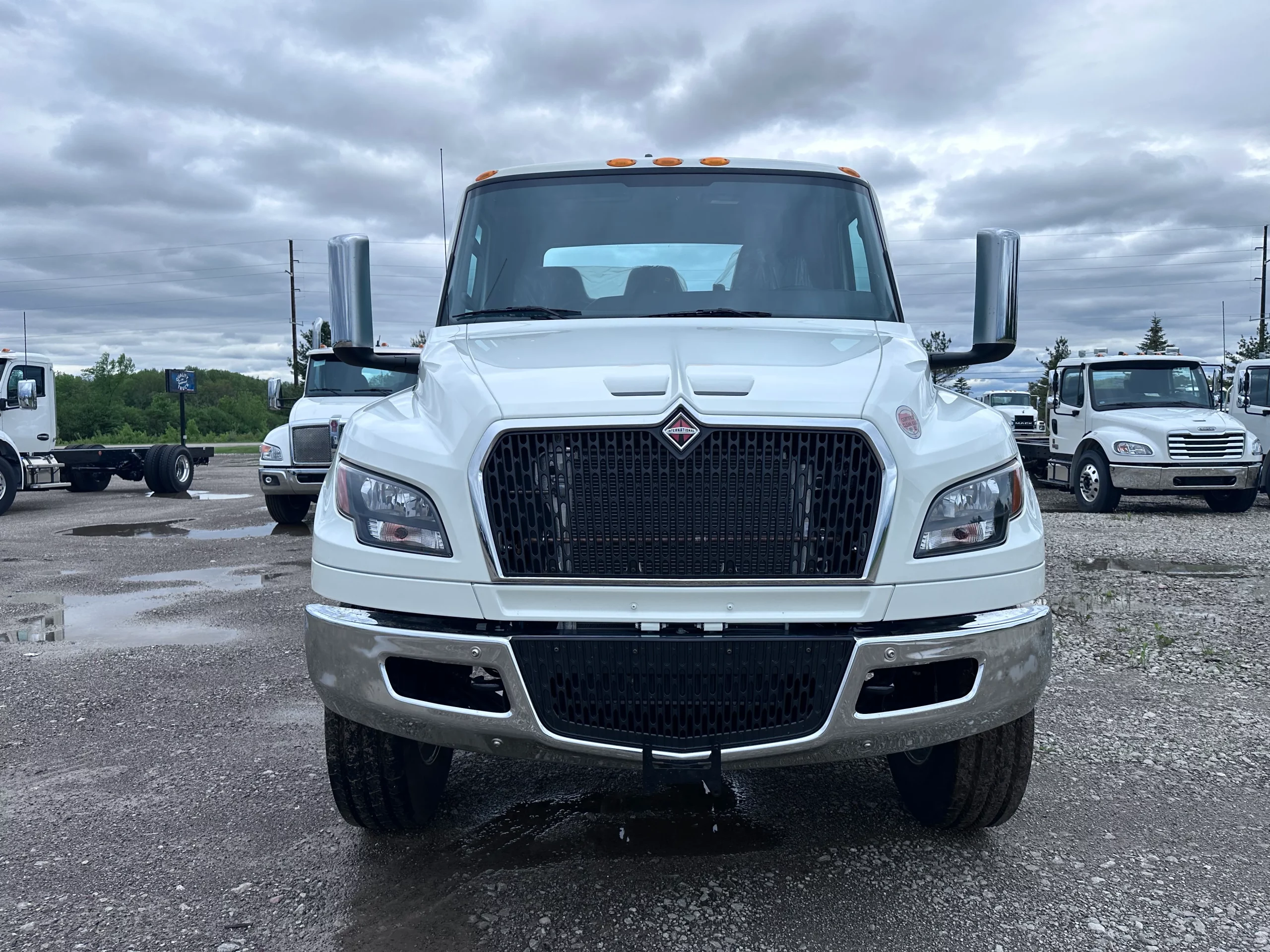 NEW 2026 International MV Hooklift Truck - image 2 of 6