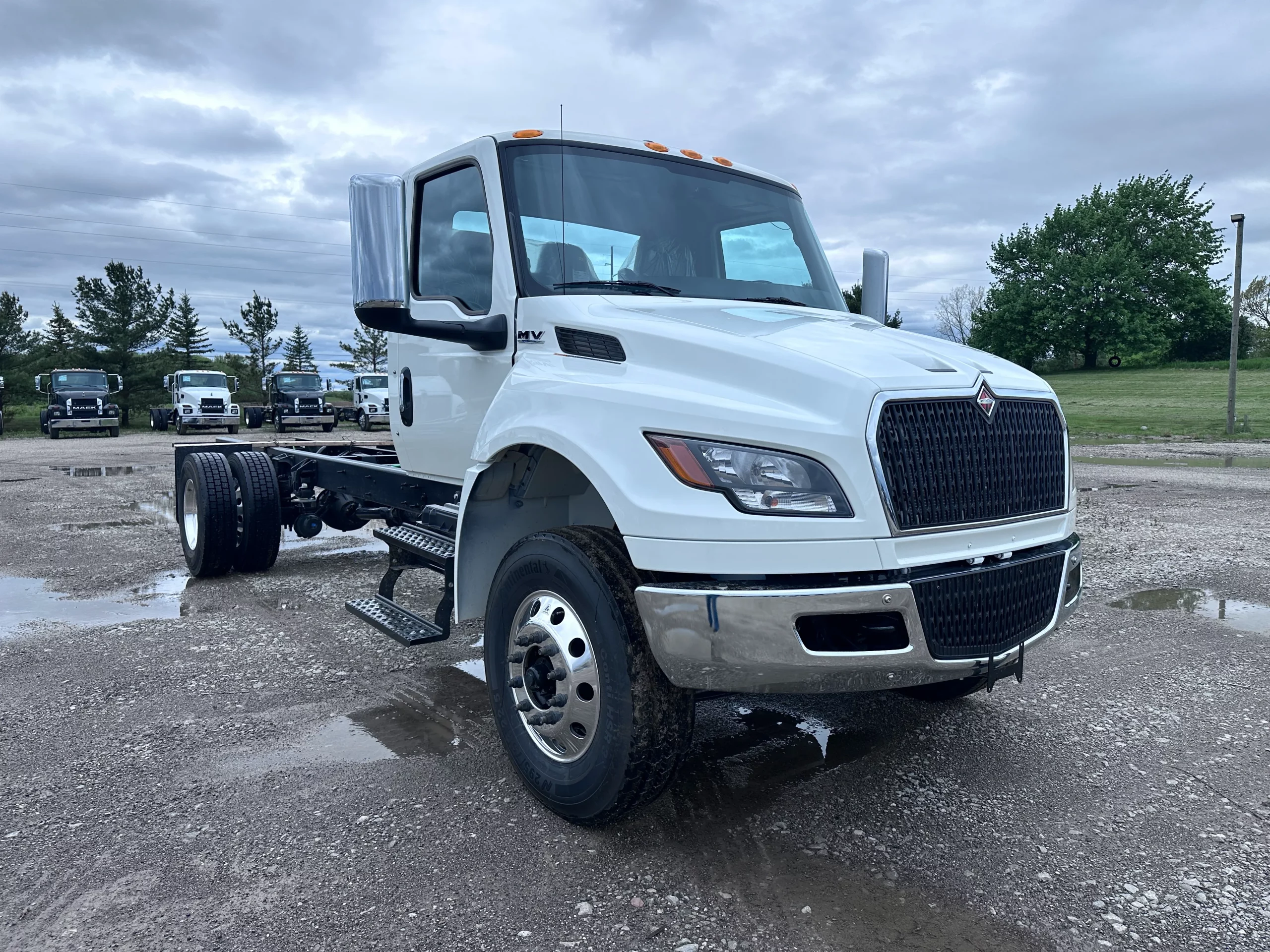 NEW 2026 International MV Hooklift Truck - image 1 of 6