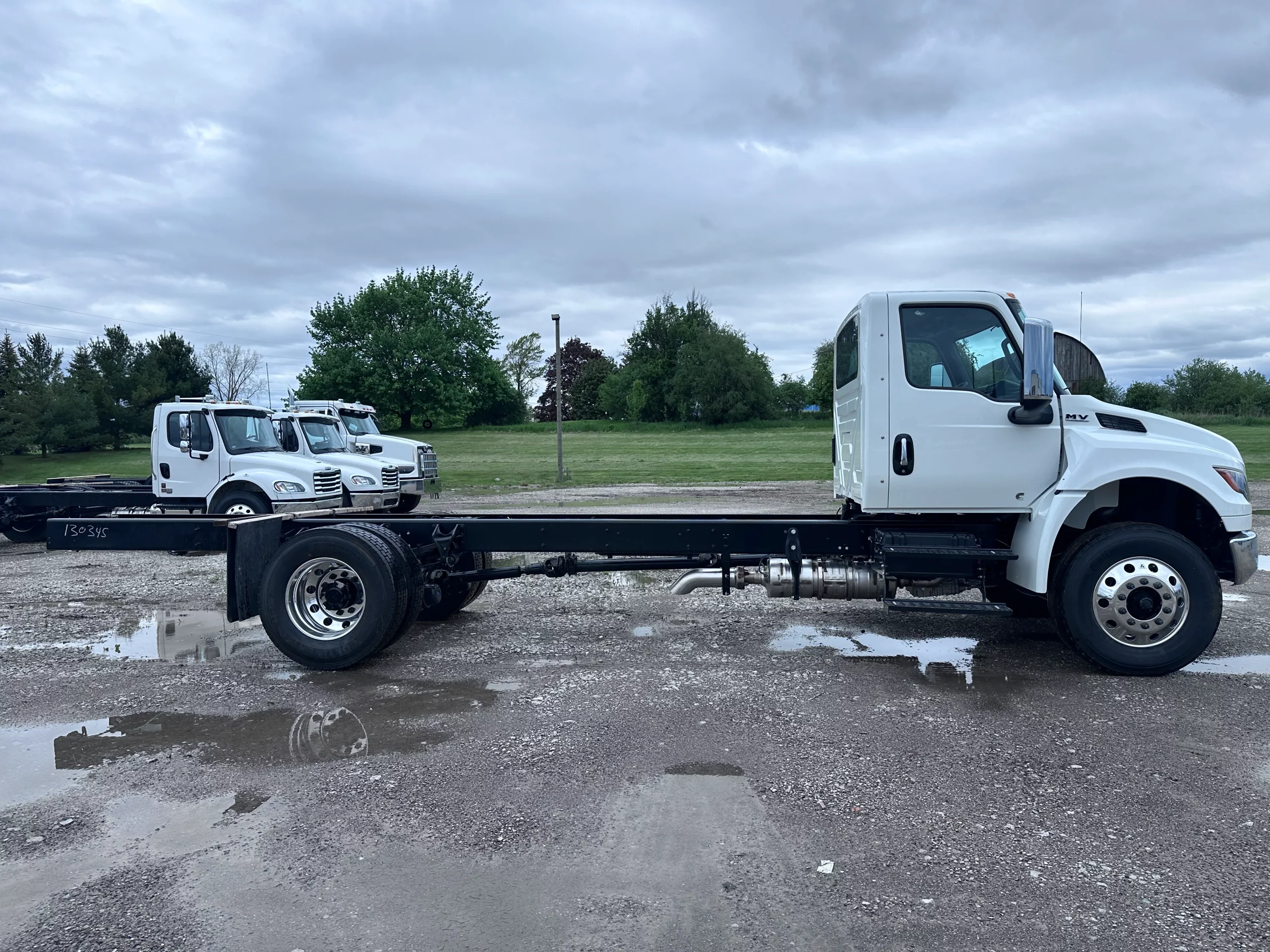 NEW 2026 International MV Hooklift Truck - image 4 of 6