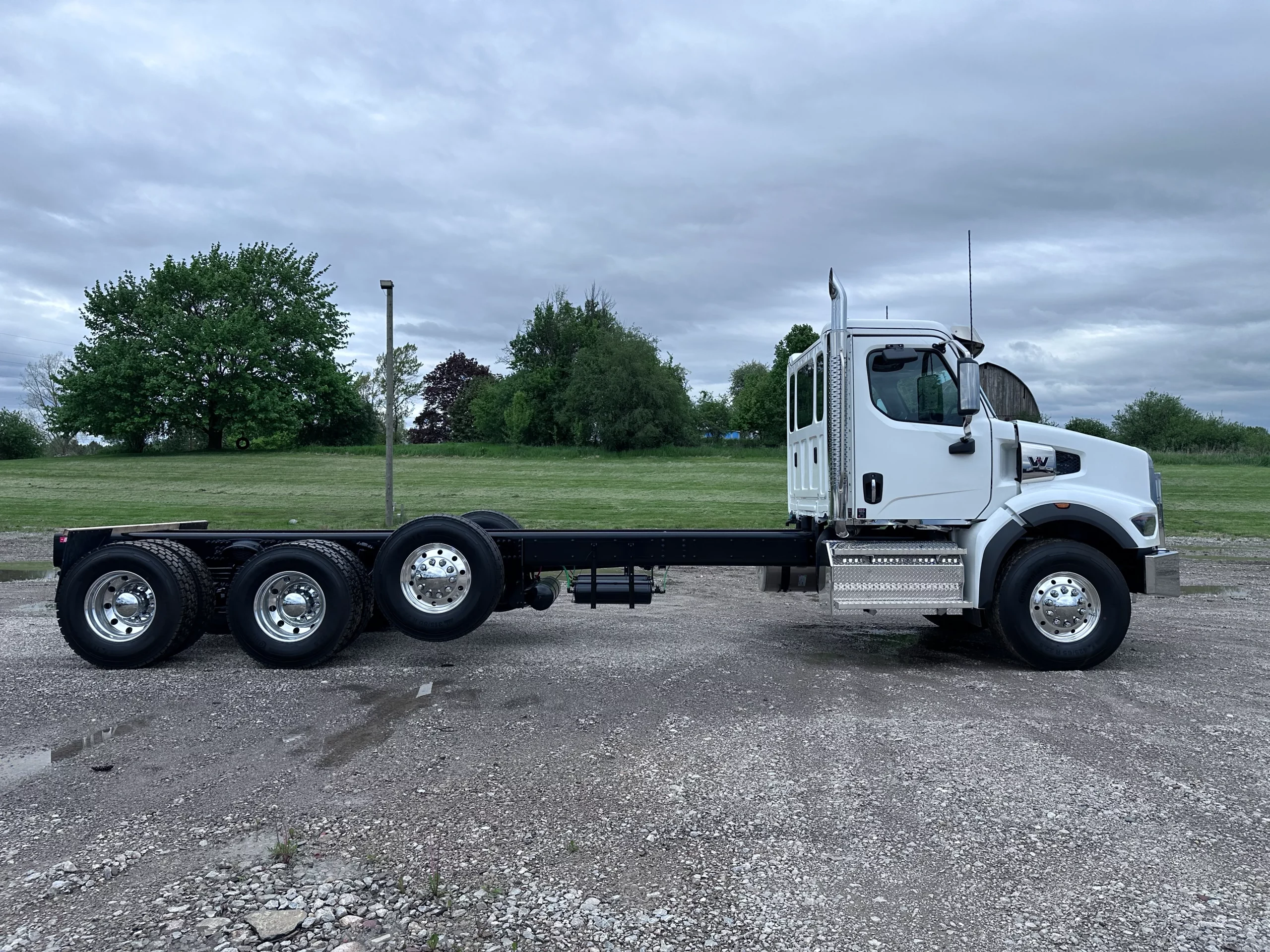 NEW 2026 Western Star 49X Hooklift Truck - image 4 of 6
