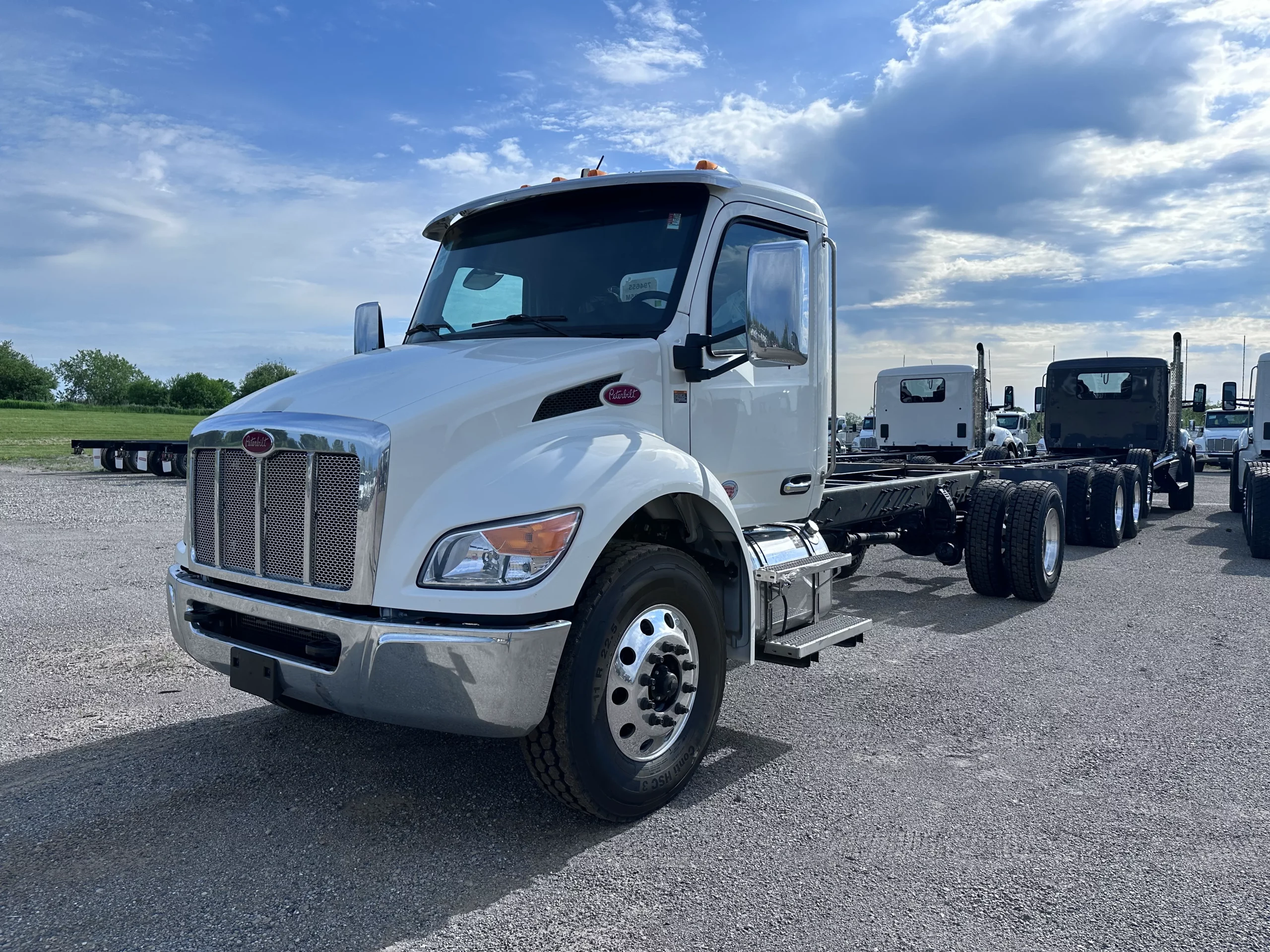 NEW Peterbilt 537 Hooklift Truck - image 3 of 6