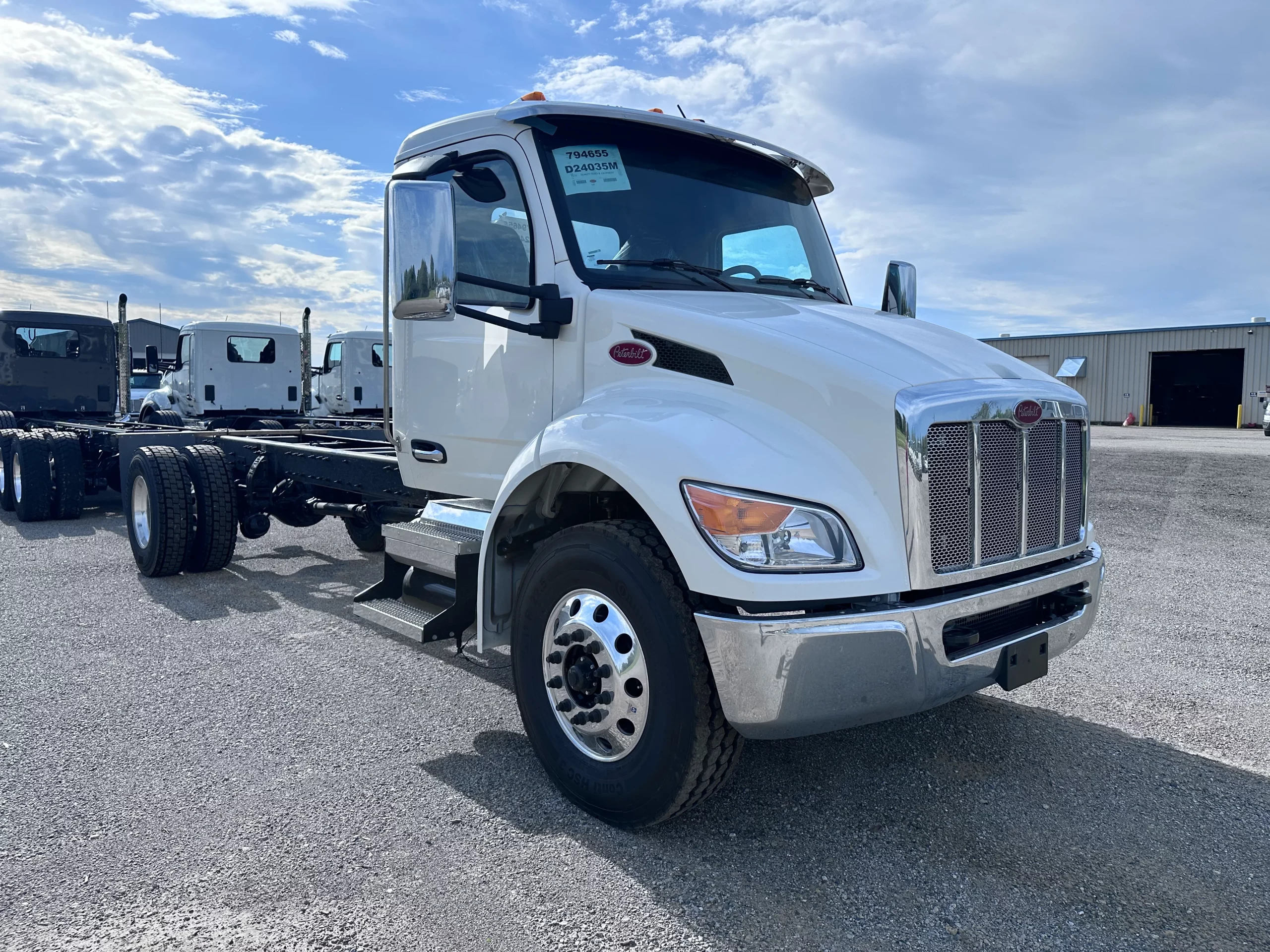NEW Peterbilt 537 Hooklift Truck - image 1 of 6