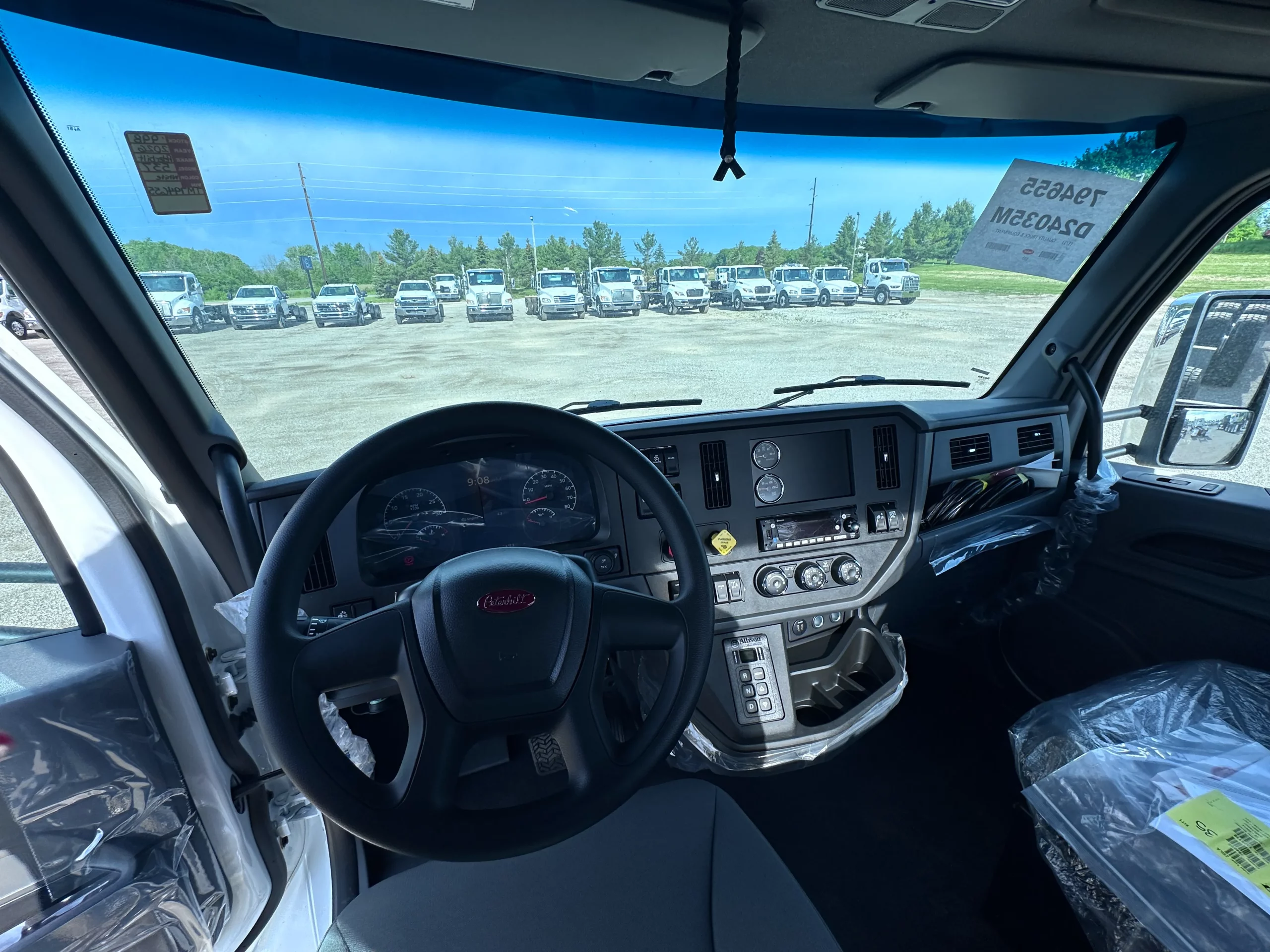NEW Peterbilt 537 Hooklift Truck - image 6 of 6