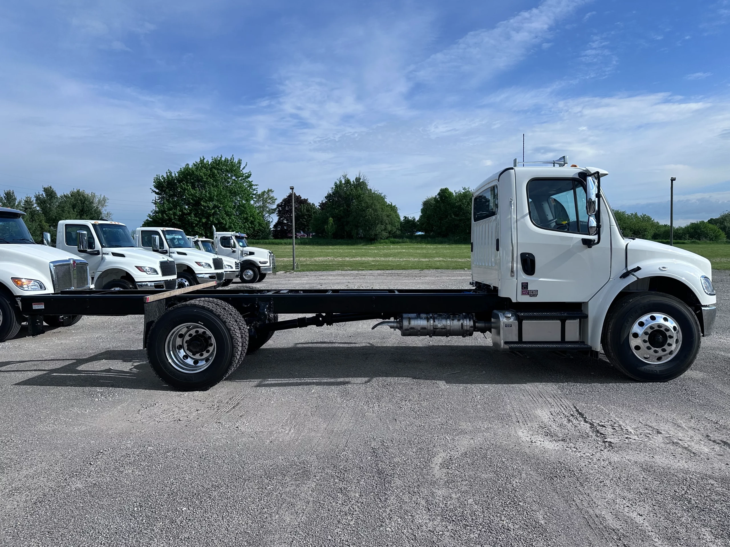 NEW 2025 Freightliner M2 Hooklift Truck - image 4 of 6