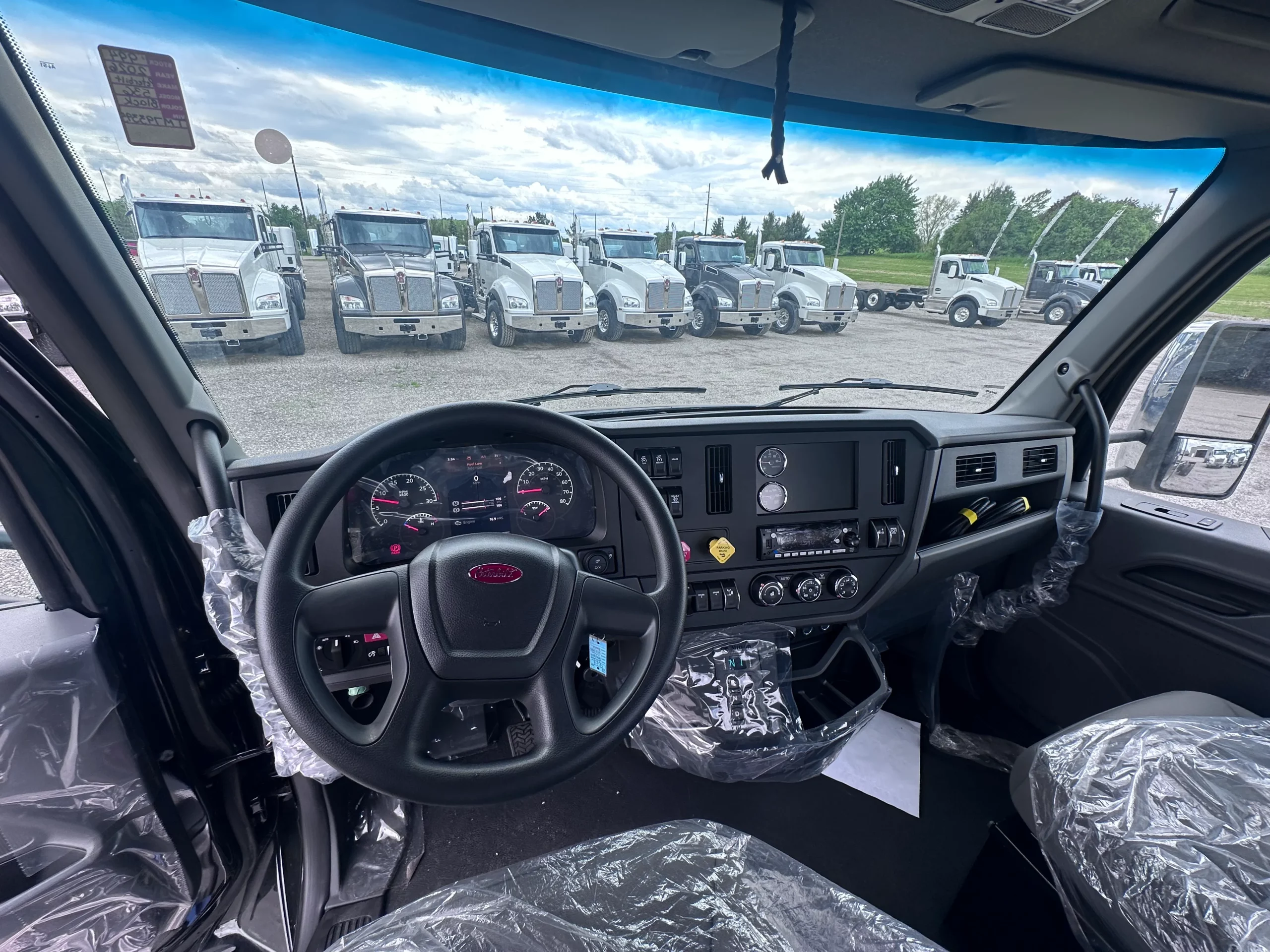 NEW 2026 Peterbilt 536 Hooklift Truck - image 6 of 6