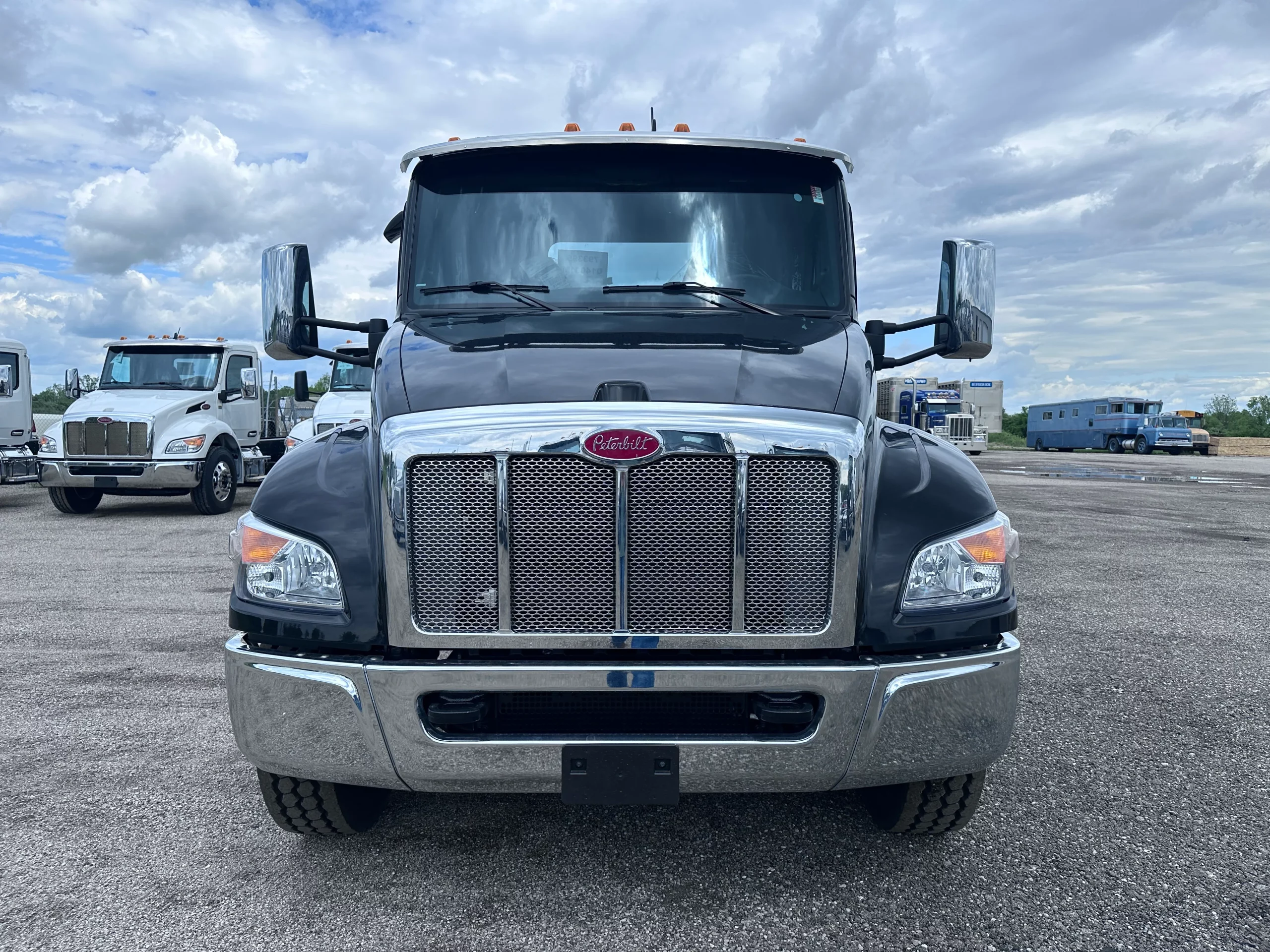 NEW 2026 Peterbilt 536 Hooklift Truck - image 2 of 6