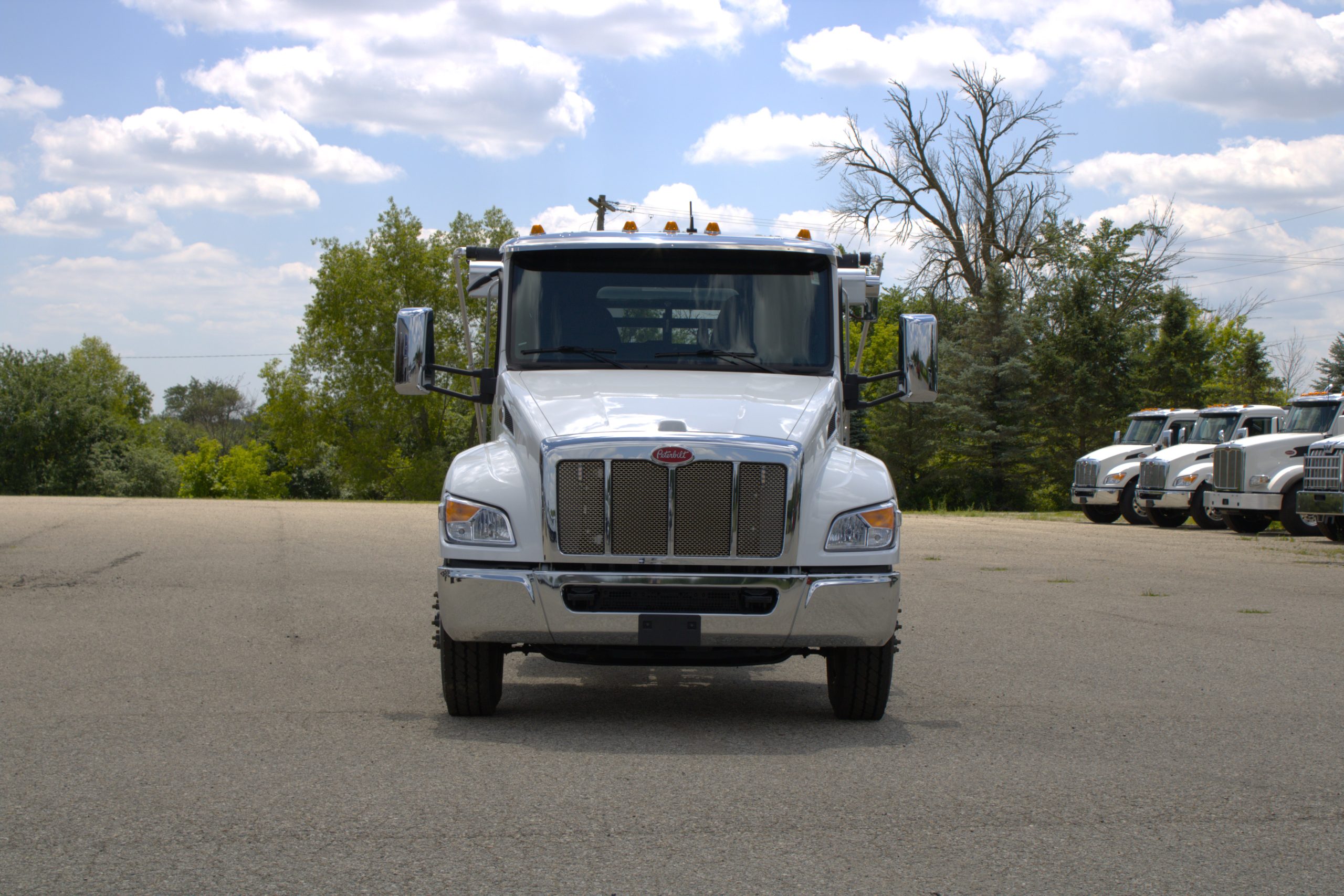 2026 Peterbilt 536 — photo 2