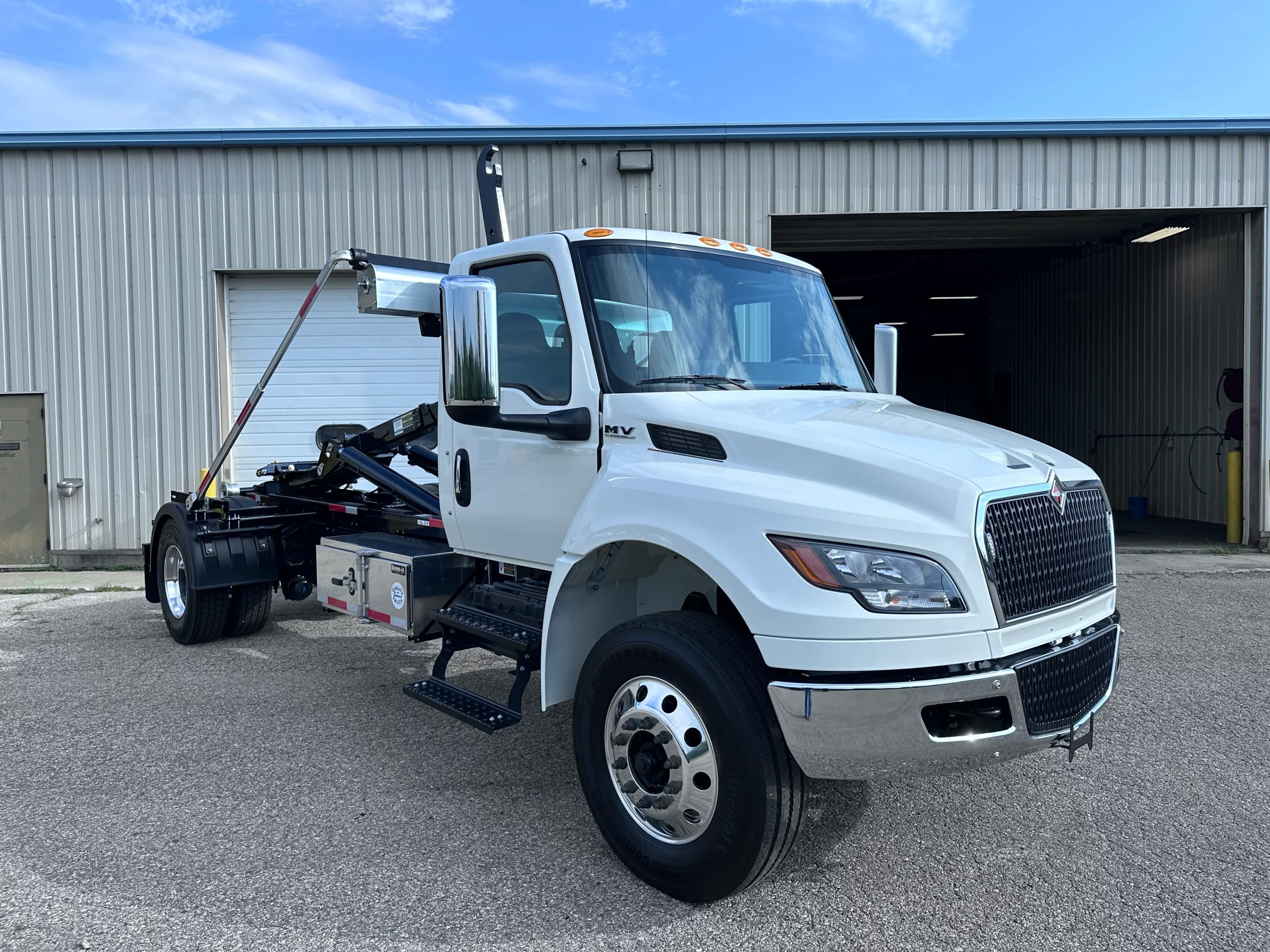 NEW 2026 International MV Hooklift Truck - image 1 of 6