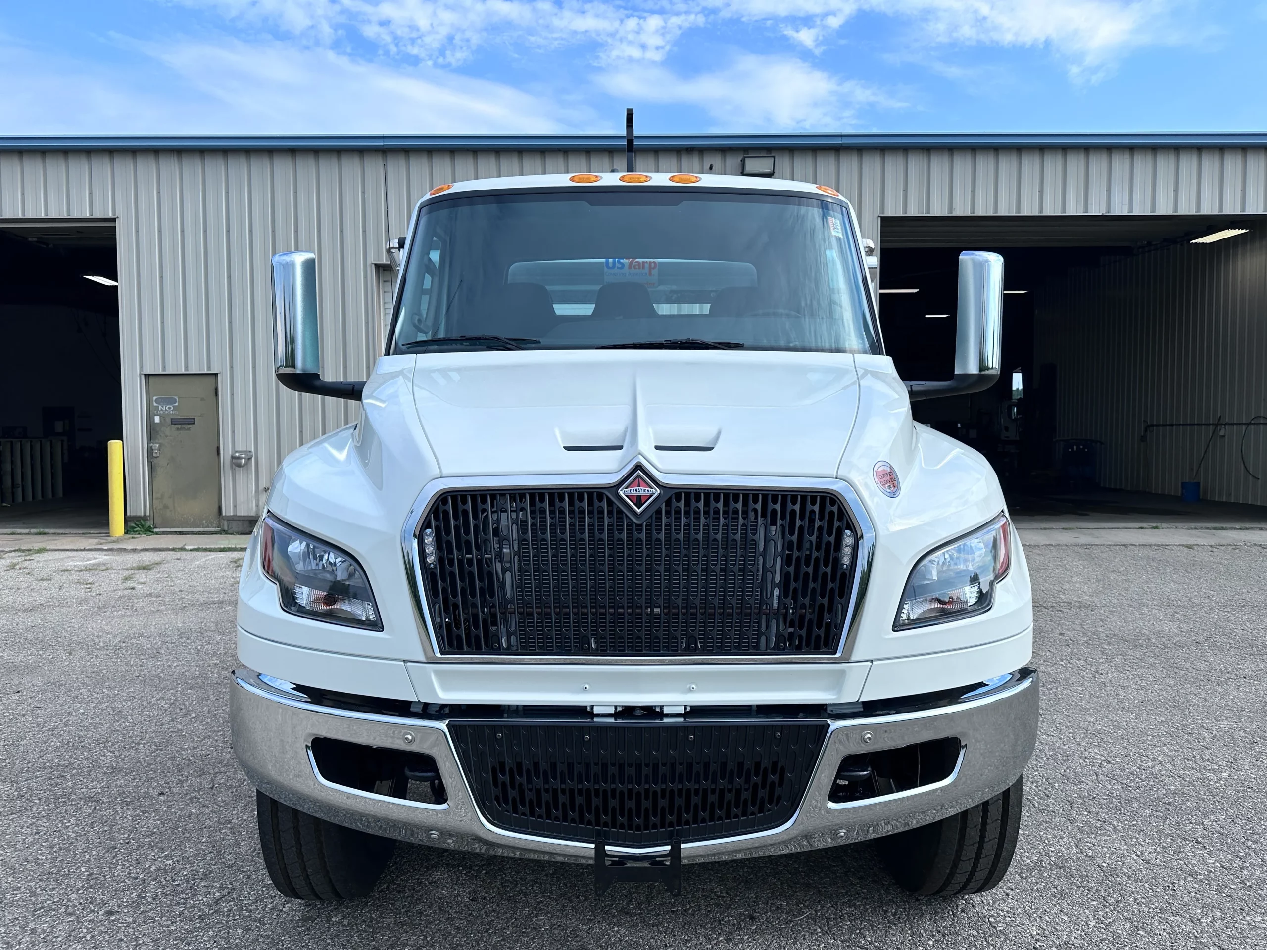NEW 2026 International MV Hooklift Truck - image 2 of 6