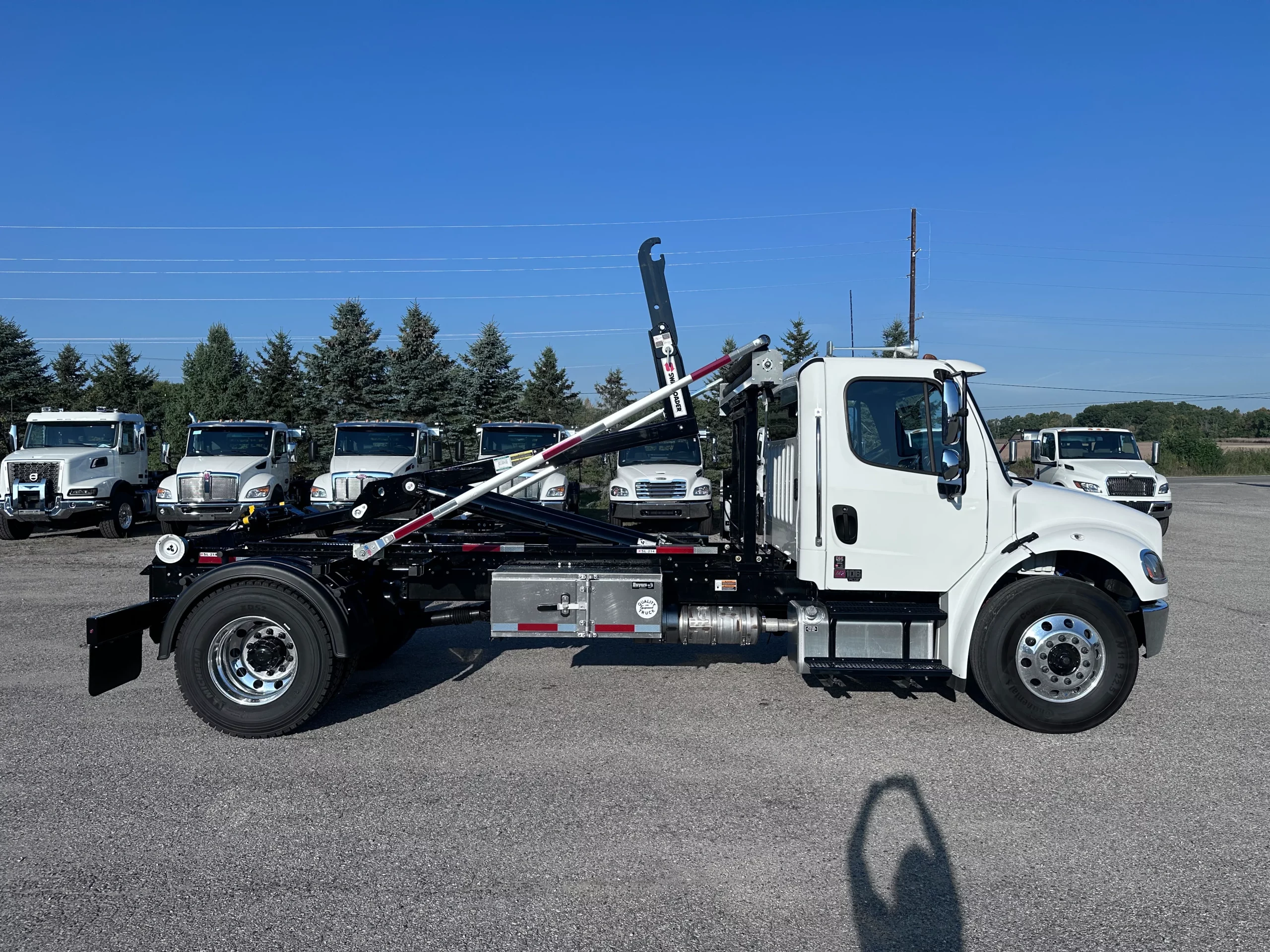 NEW 2025 Freightliner M2 Hooklift Truck - image 4 of 6