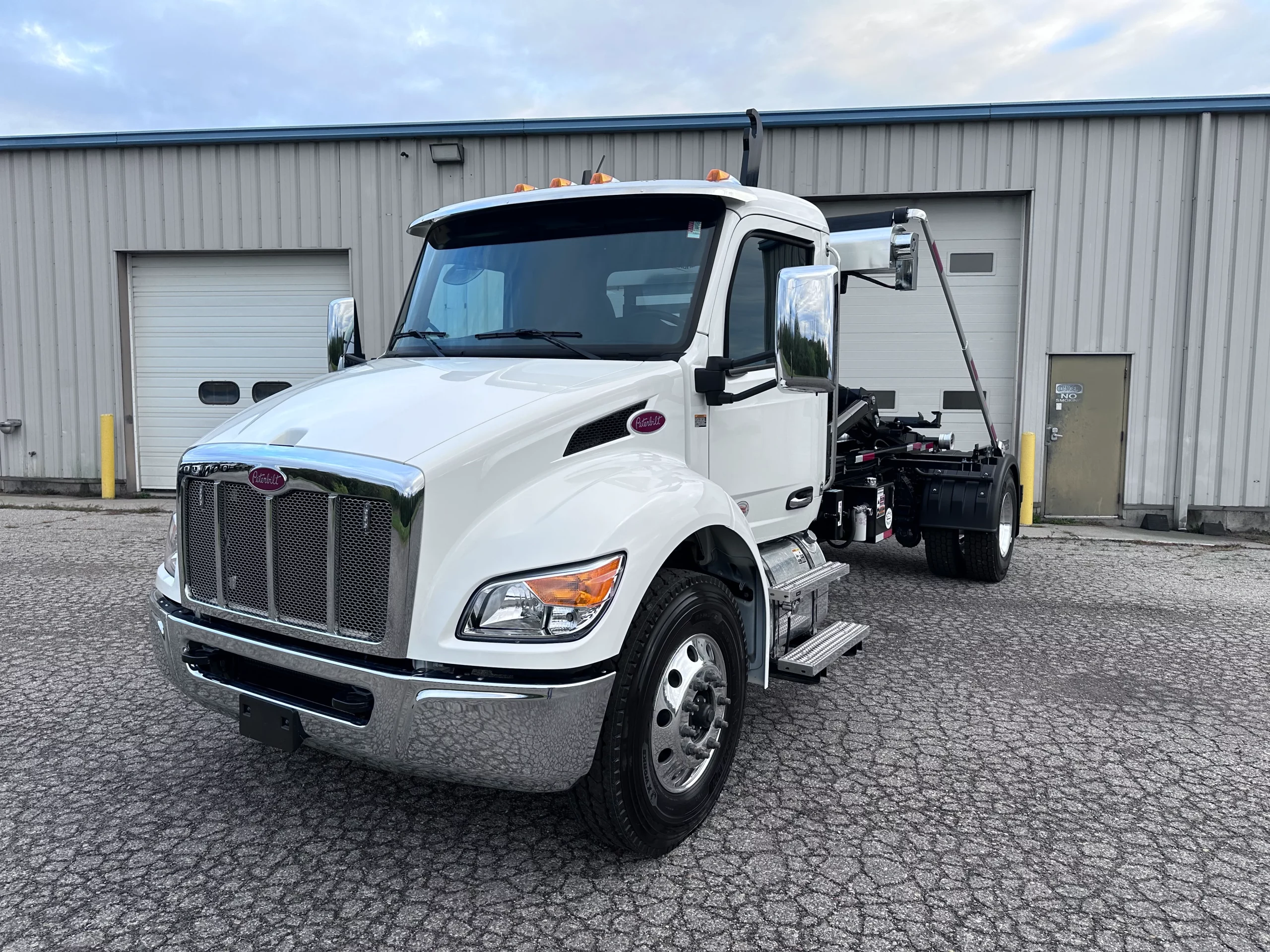 NEW 2026 Peterbilt 536 Hooklift Truck - image 3 of 6
