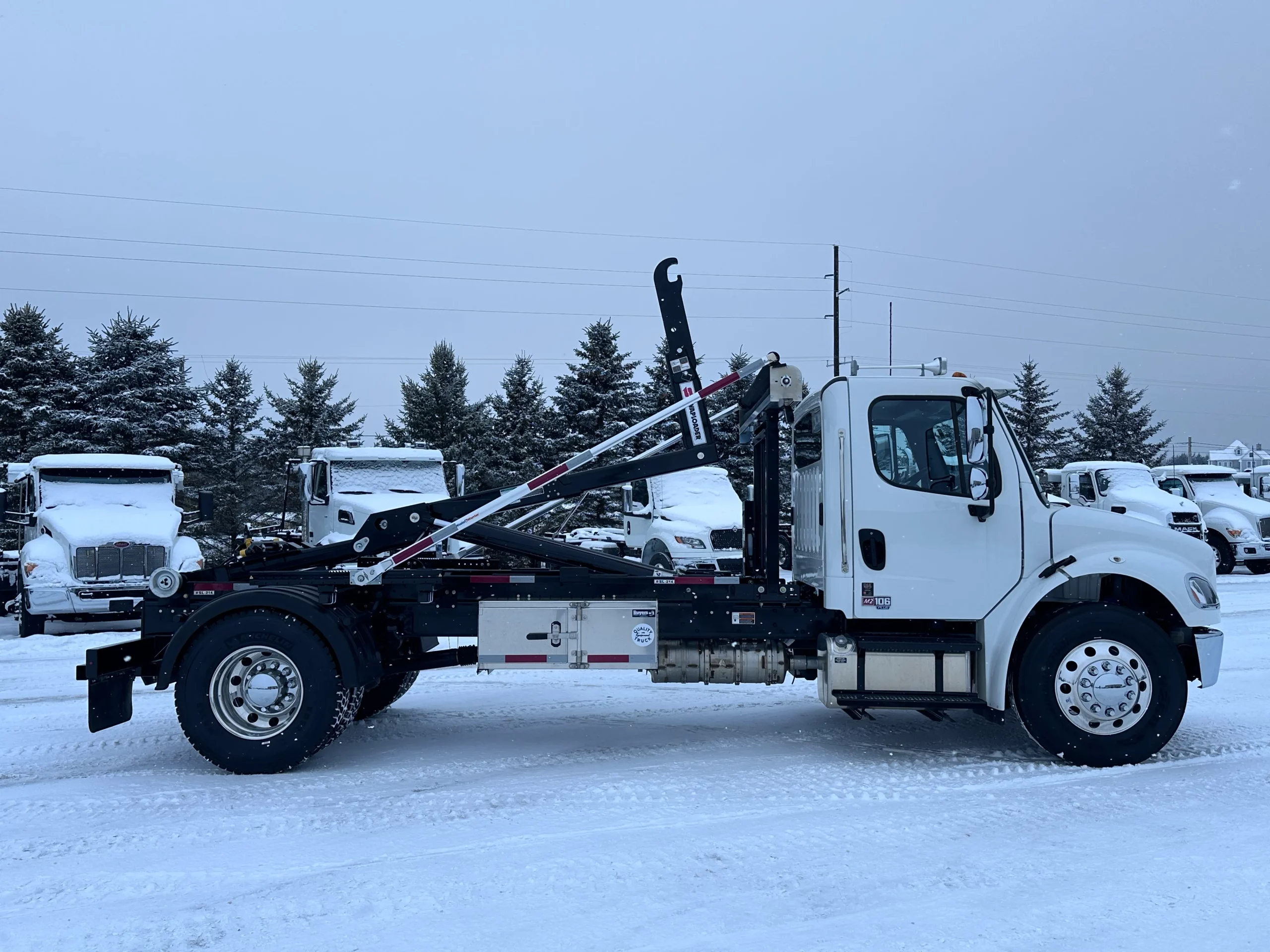 NEW 2026 Freightliner M2 Hooklift Truck - image 4 of 6