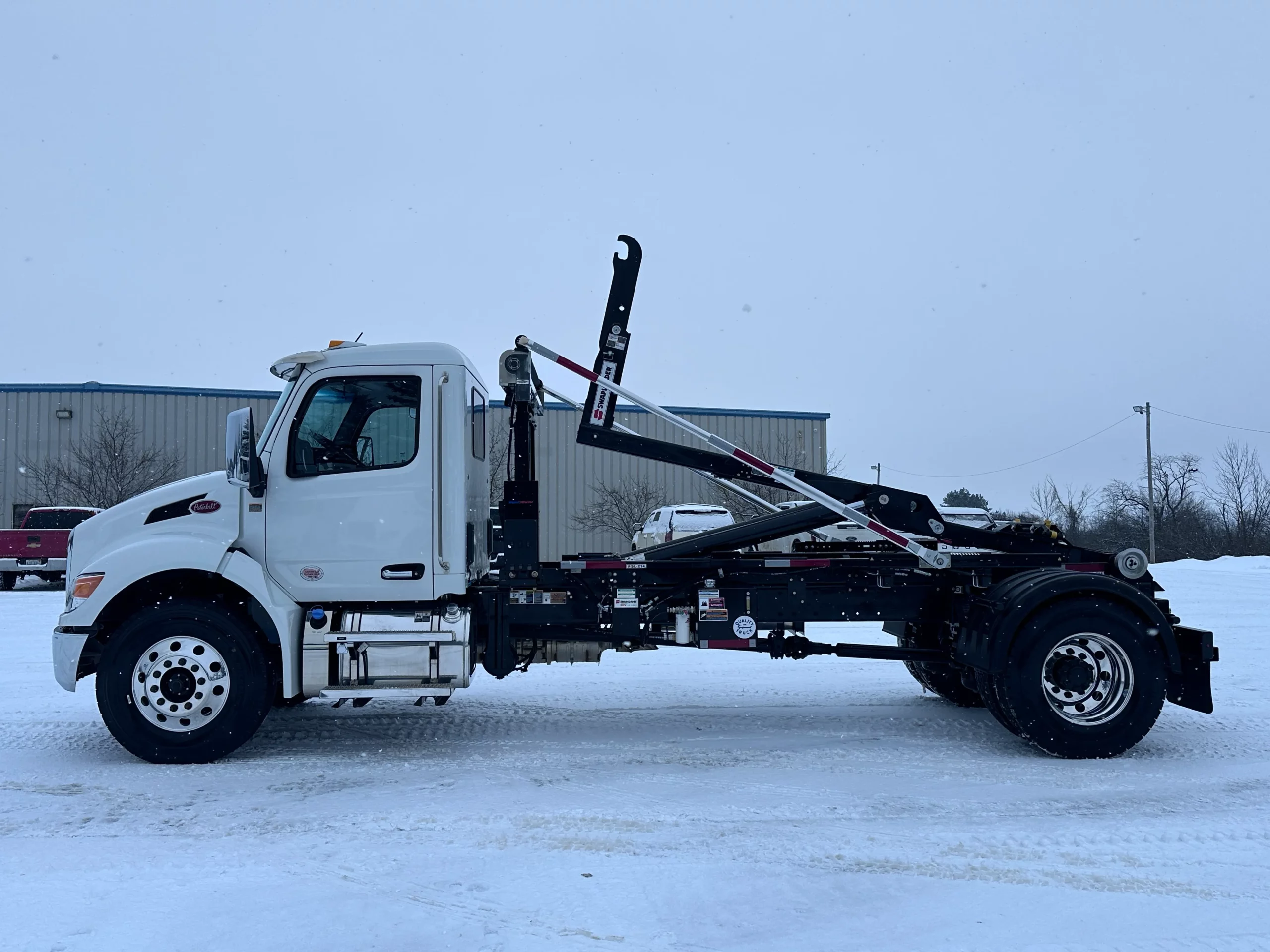 NEW 2026 Peterbilt 536 Hooklift Truck - image 5 of 6