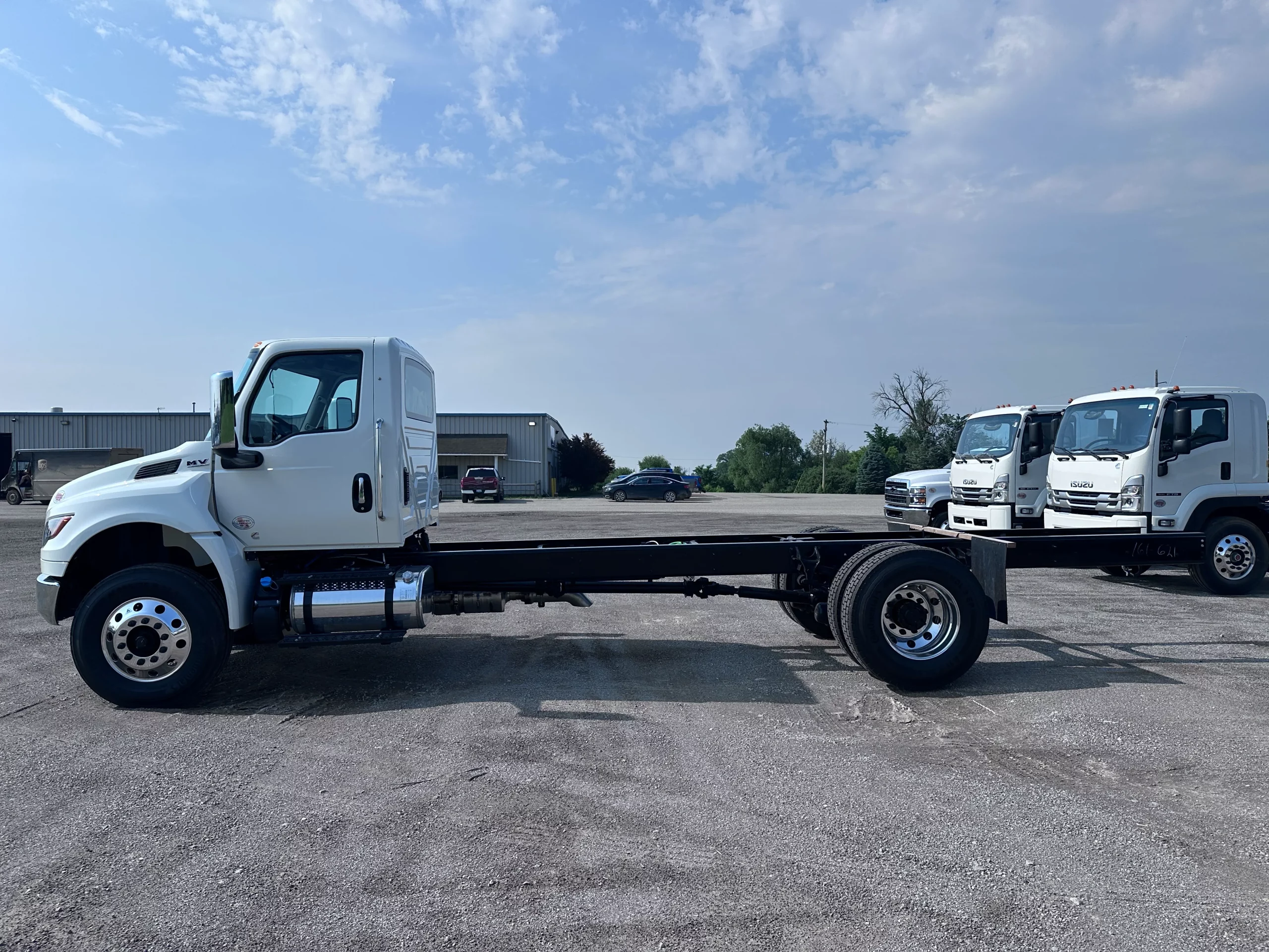 NEW 2026 International MV Hooklift Truck - image 5 of 6