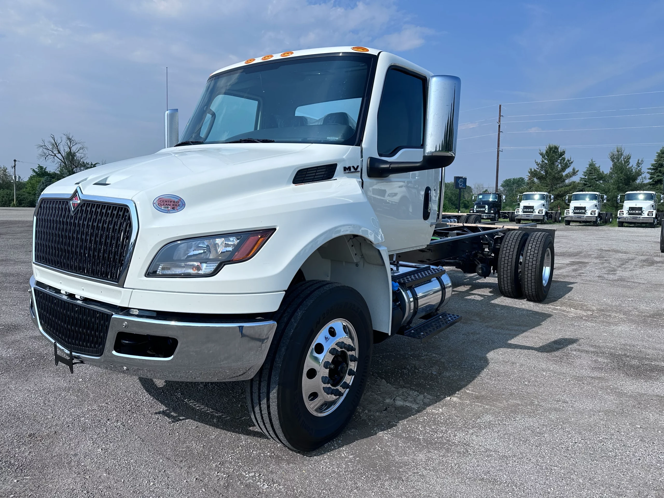 NEW 2026 International MV Hooklift Truck - image 3 of 6