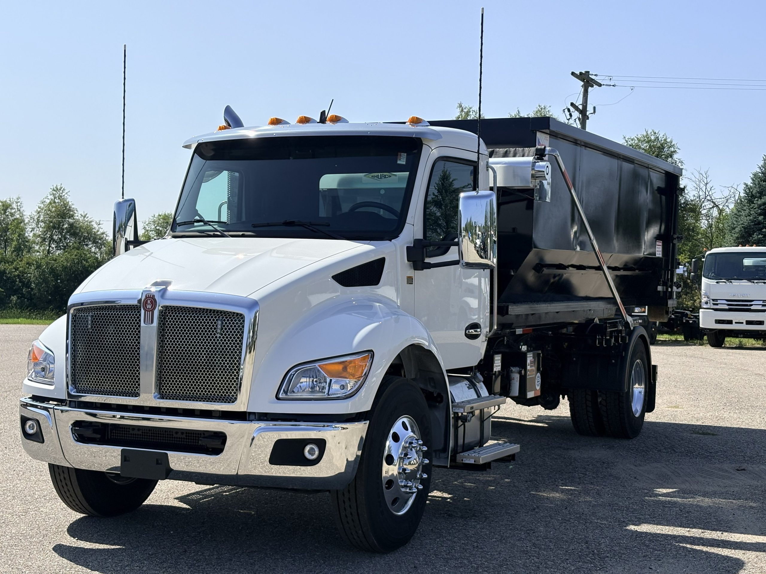 New 2026 Kenworth T280 Hooklift Truck NEW 2026 Kenworth T280 Hooklift Truck - image 2 of 6