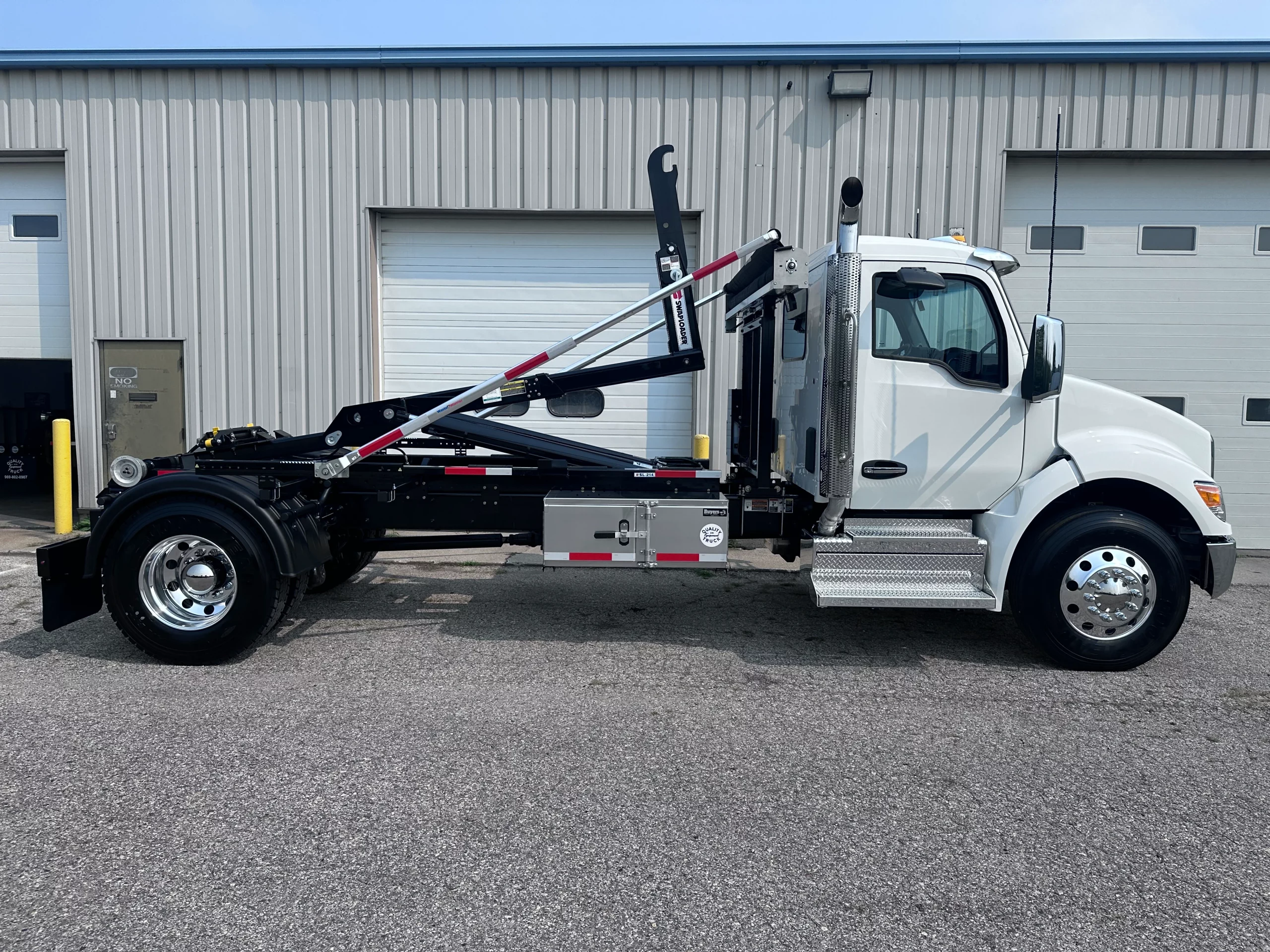 NEW 2026 Kenworth T280 Hooklift Truck - image 4 of 6