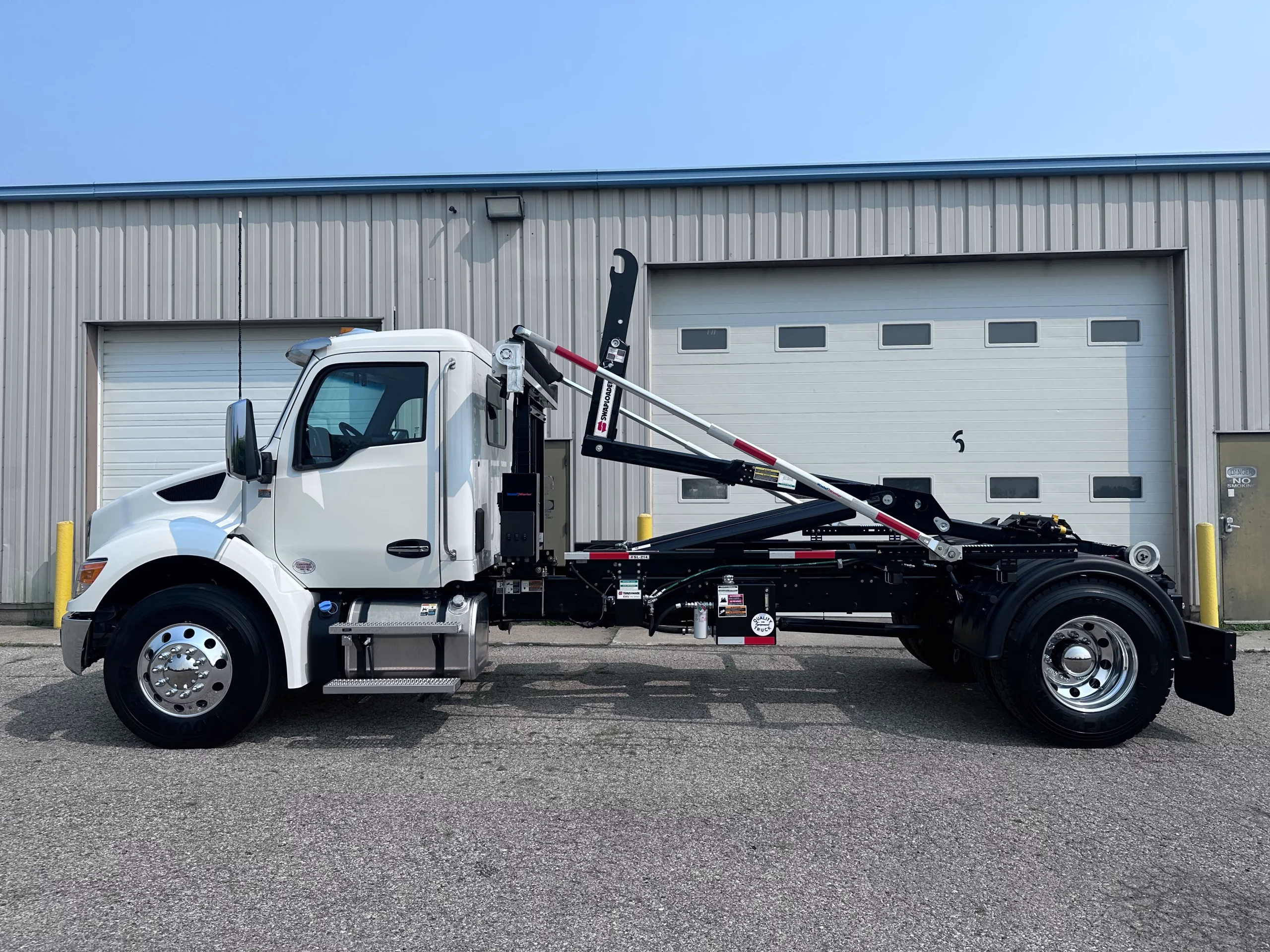 NEW 2026 Kenworth T280 Hooklift Truck - image 5 of 6