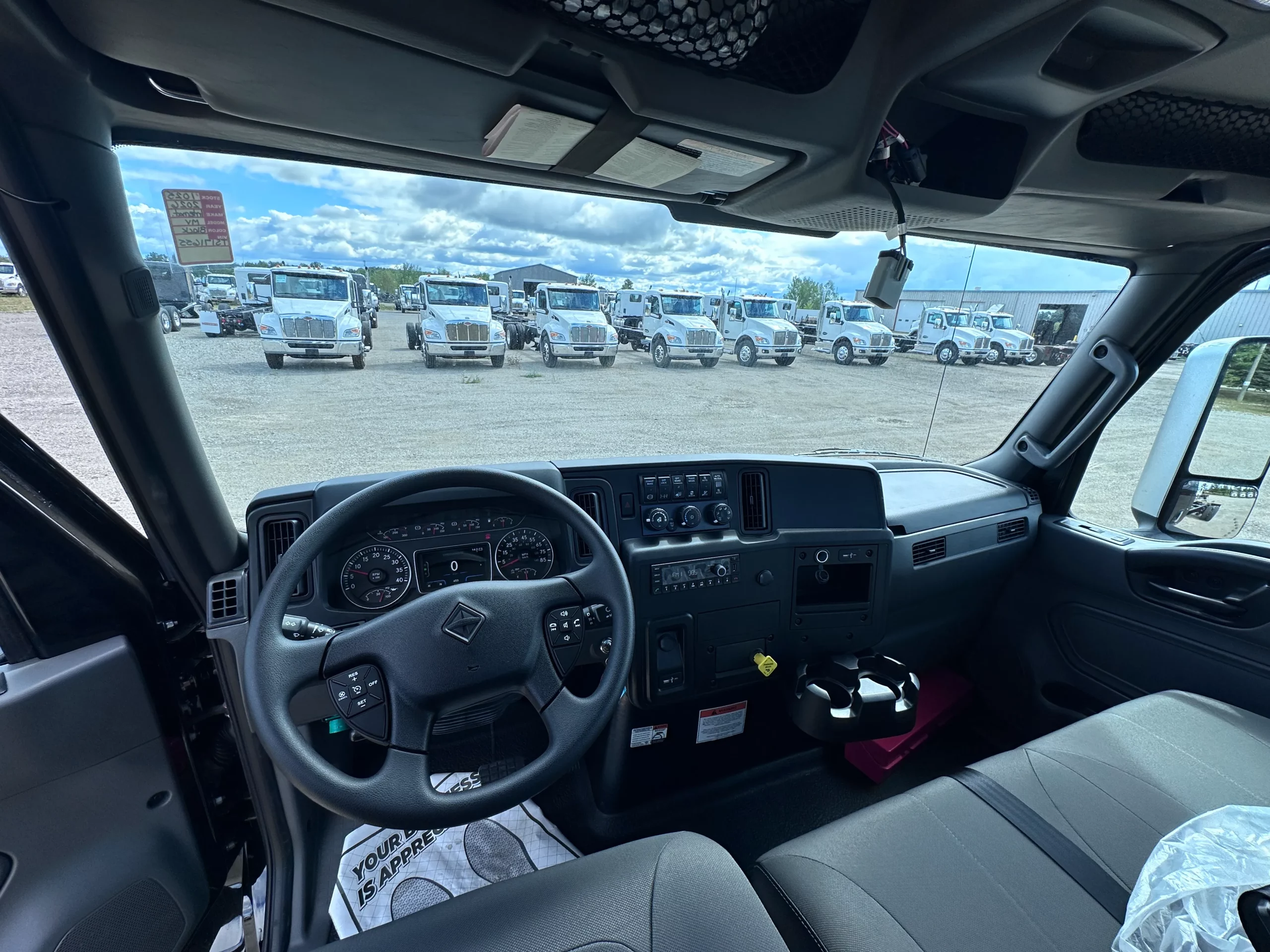 NEW 2026 International MV Hooklift Truck - image 6 of 6