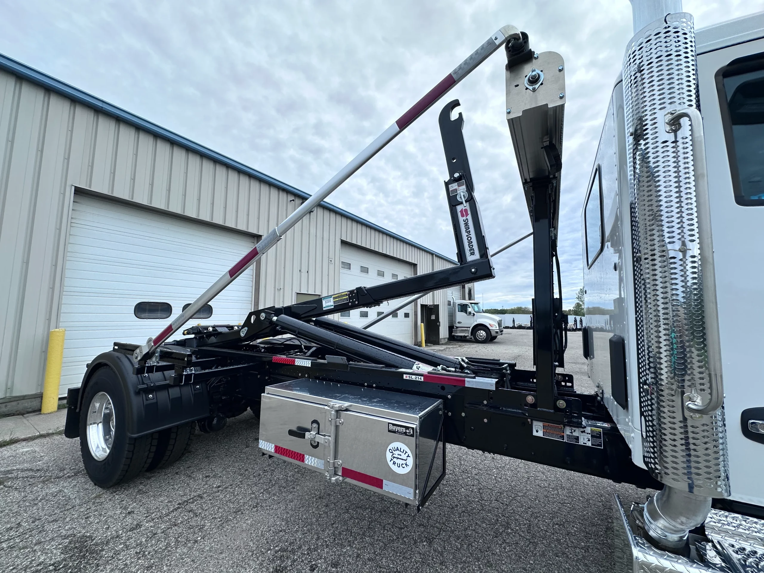 NEW 2026 Kenworth T280 Hooklift Truck NEW 2026 Kenworth T280 Hooklift Truck - image 6 of 6