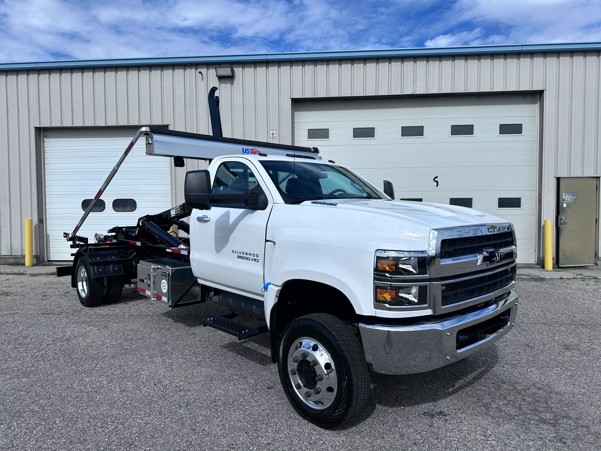 NEW 2025 Chevy 6500 Hooklift Truck NEW 2025 Chevy 6500 Hooklift Truck - image 1 of 6