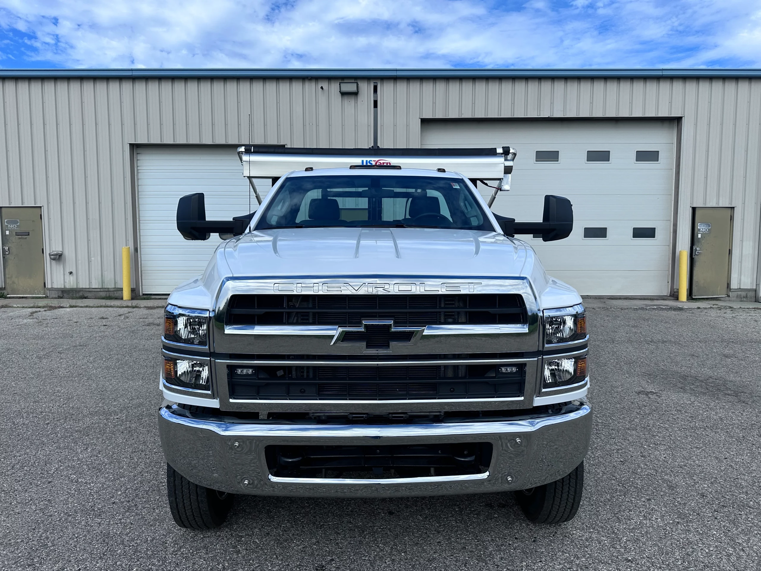 NEW 2025 Chevy 6500 Hooklift Truck NEW 2025 Chevy 6500 Hooklift Truck - image 2 of 6