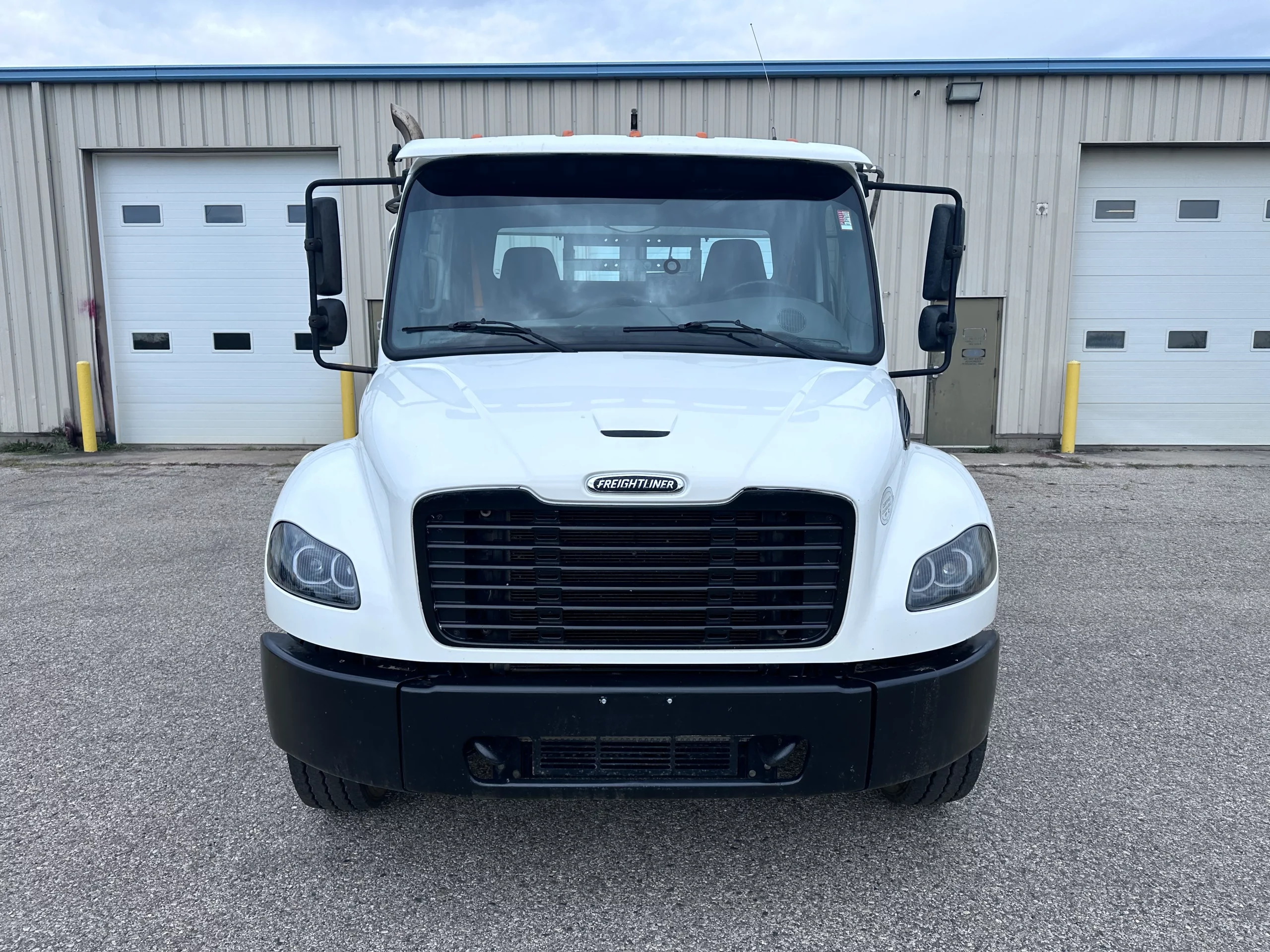 USED 2014 Freightliner M2 Hooklift Truck USED 2014 Freightliner M2 Hooklift Truck - image 2 of 6